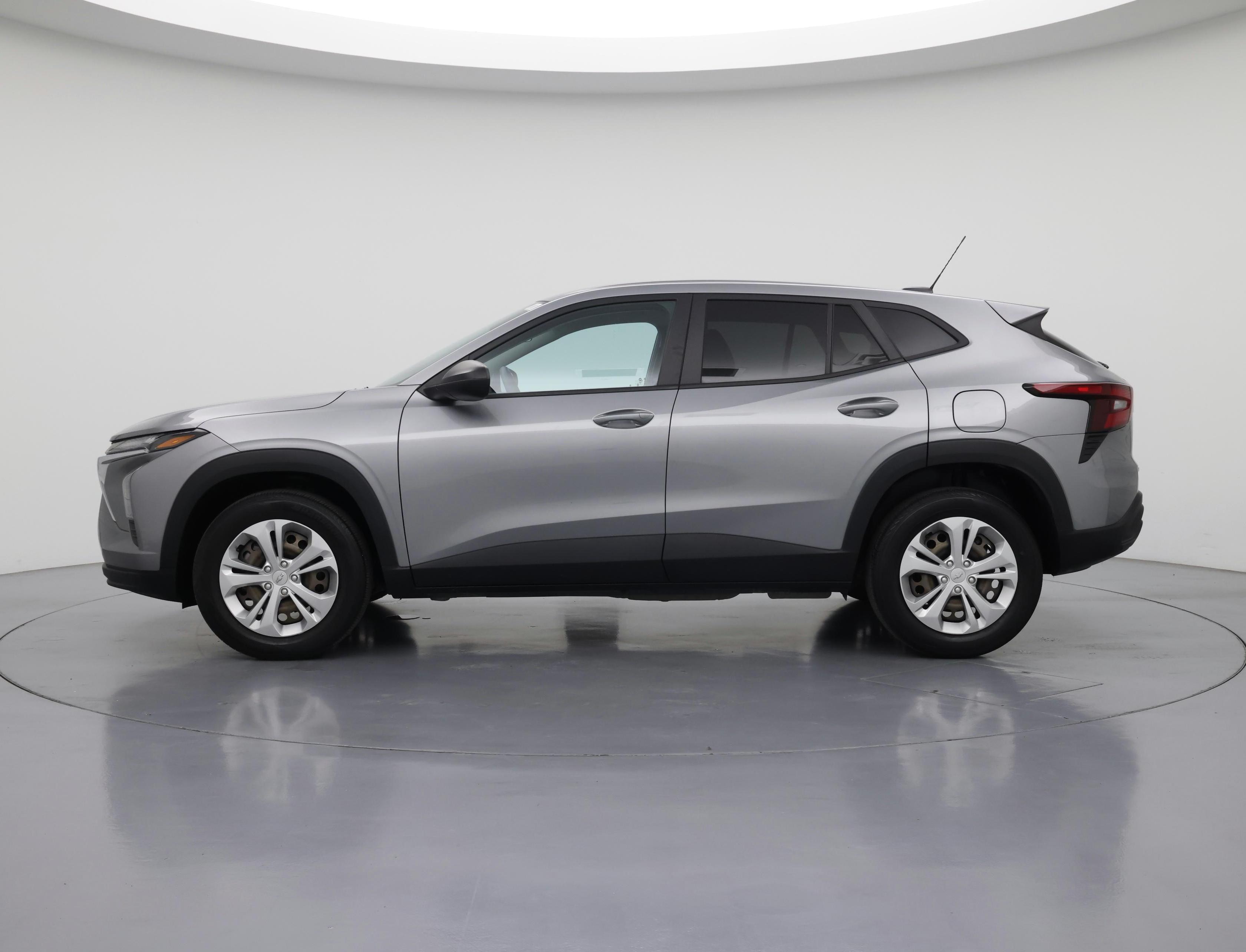 Thumbnail: 2024 Chevrolet Trax - 3