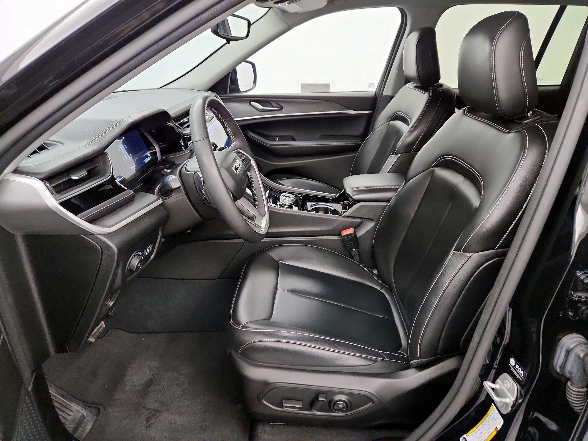 Thumbnail: 2023 Jeep Grand Cherokee - 9