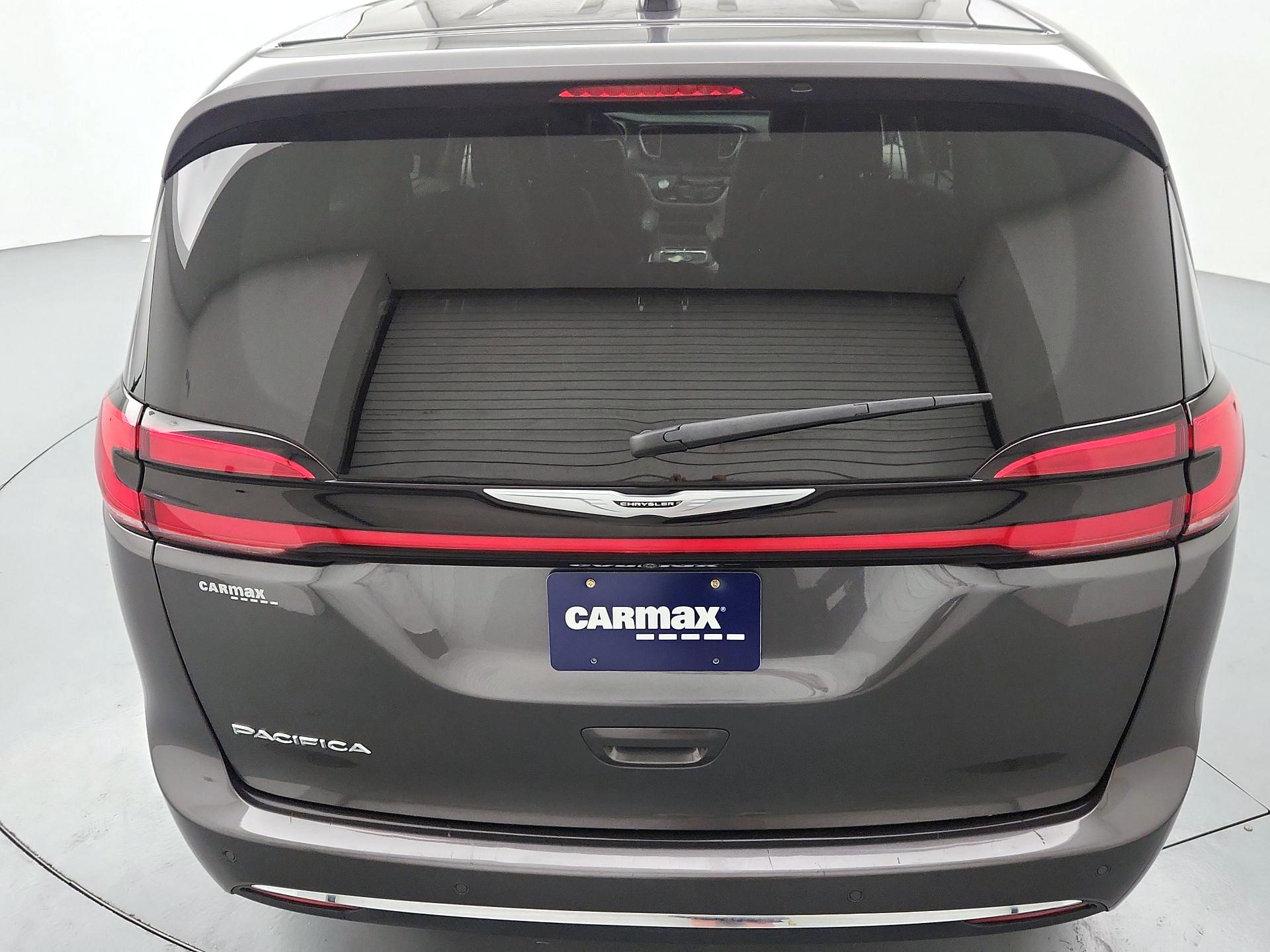 Thumbnail: 2023 Chrysler Pacifica - 6