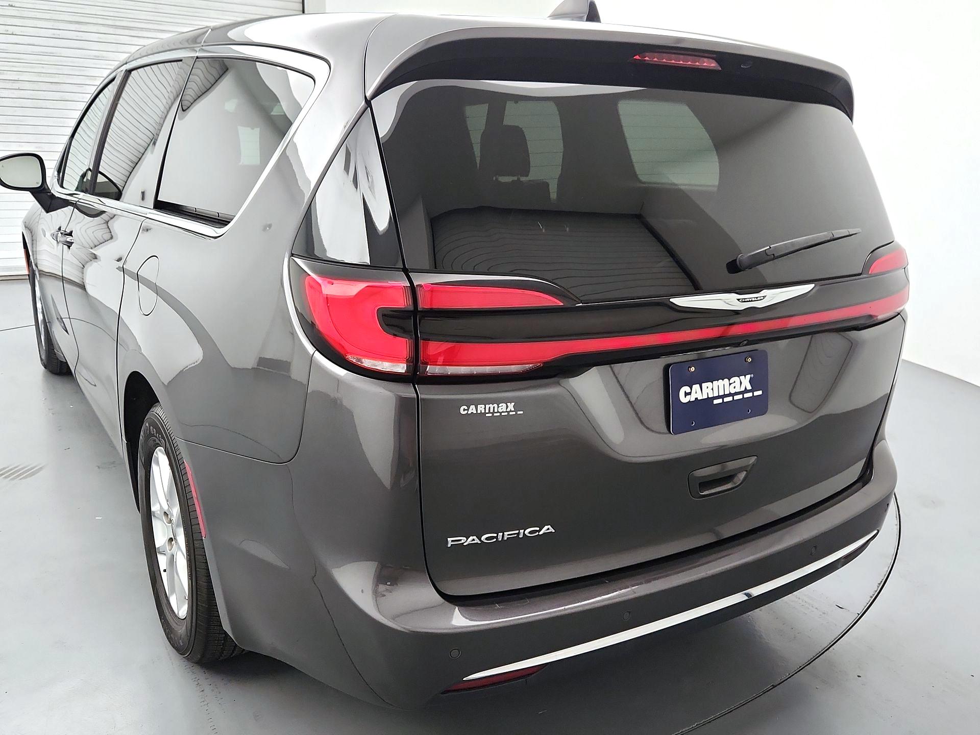 Thumbnail: 2023 Chrysler Pacifica - 7