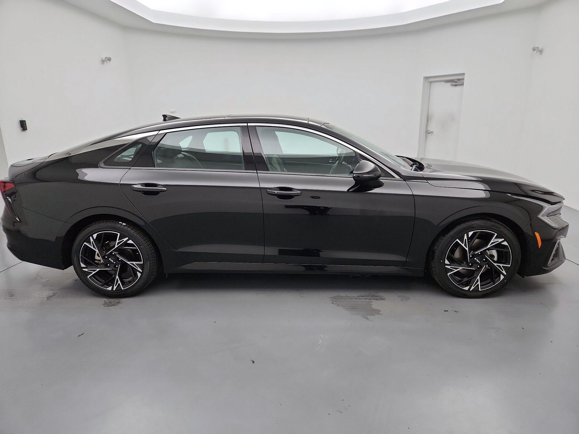 Thumbnail: 2025 Kia K5 - 4