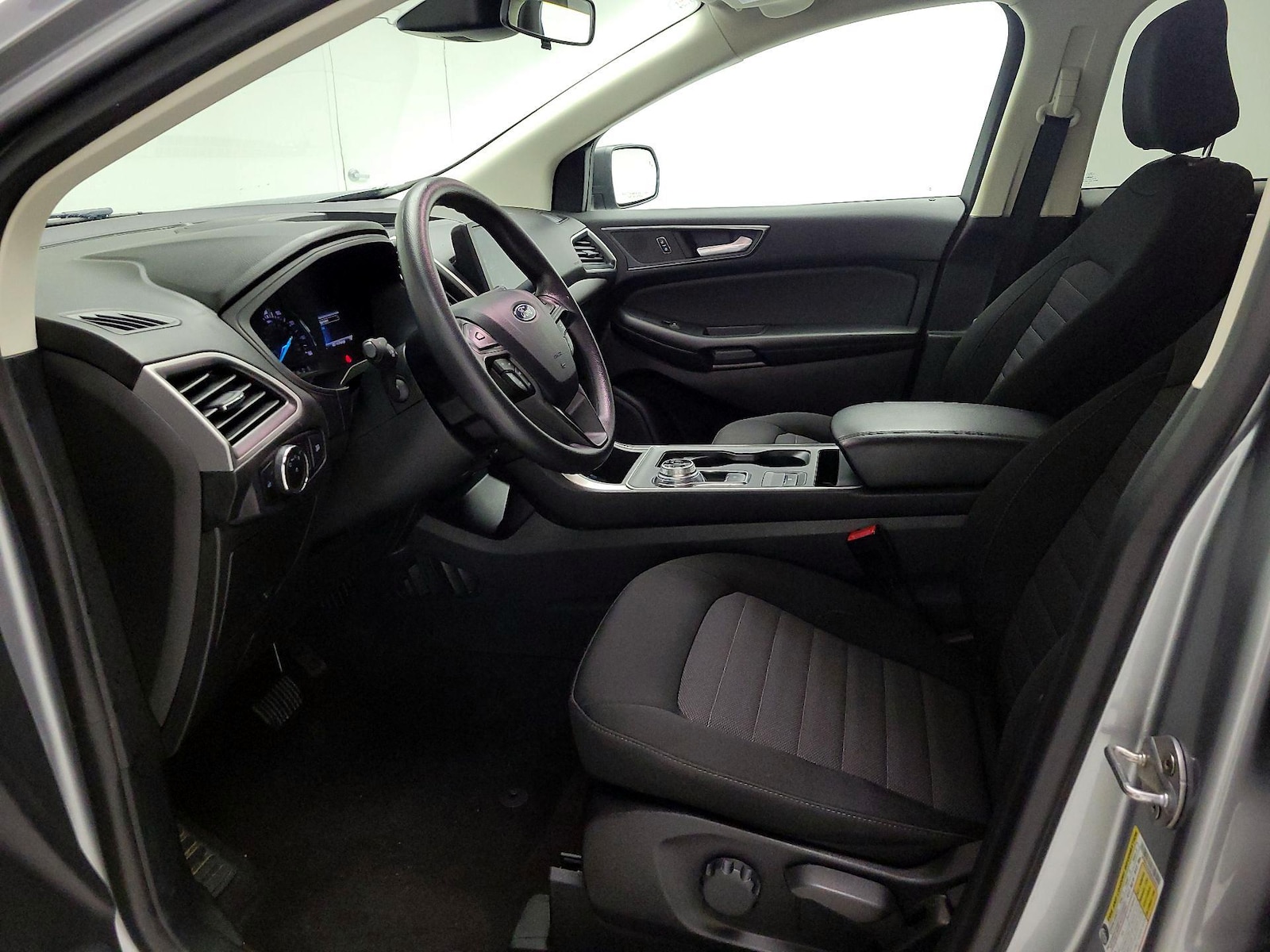 2024 Ford Edge SE - Photo 12