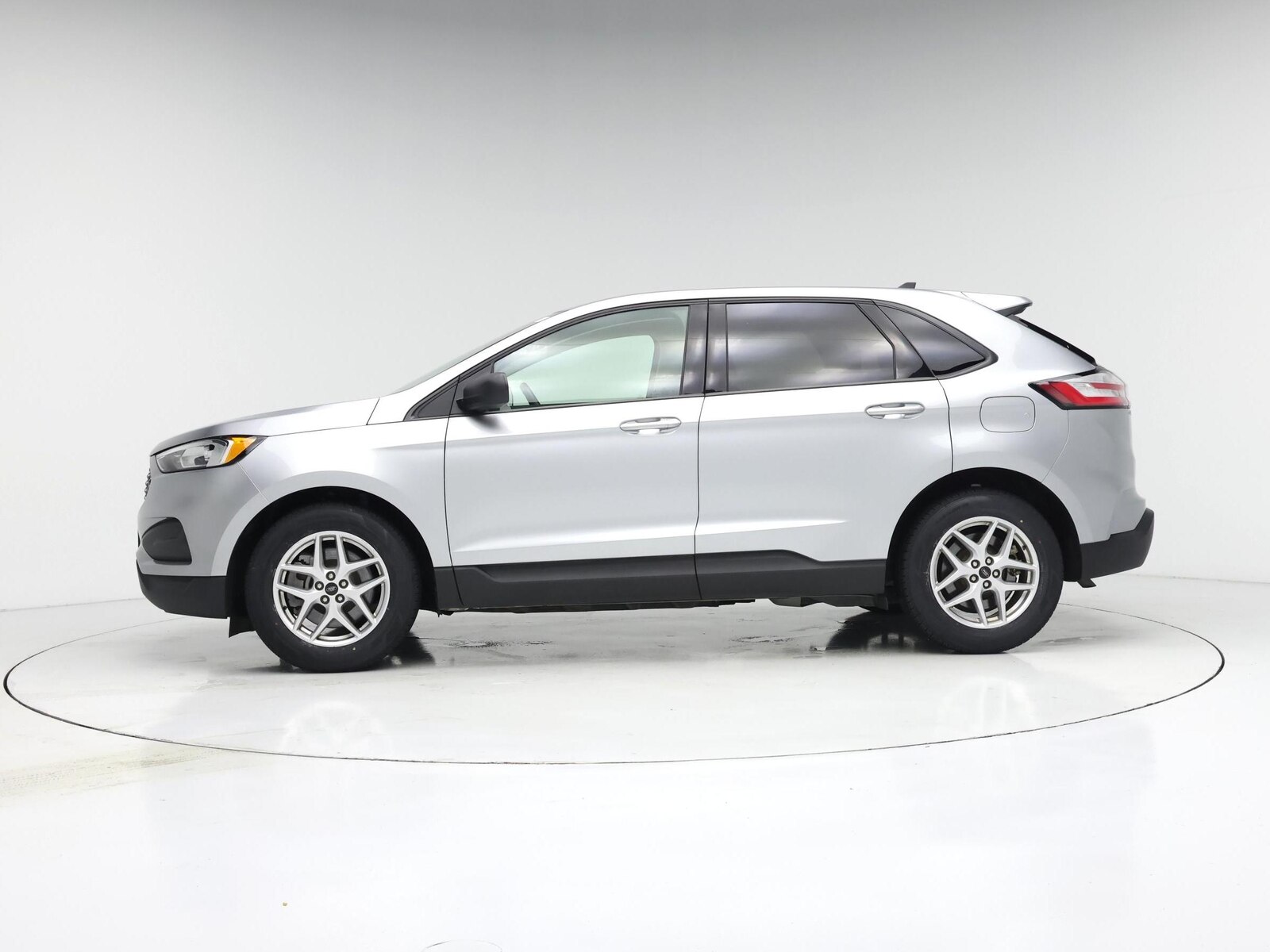2024 Ford Edge SE - Photo 4