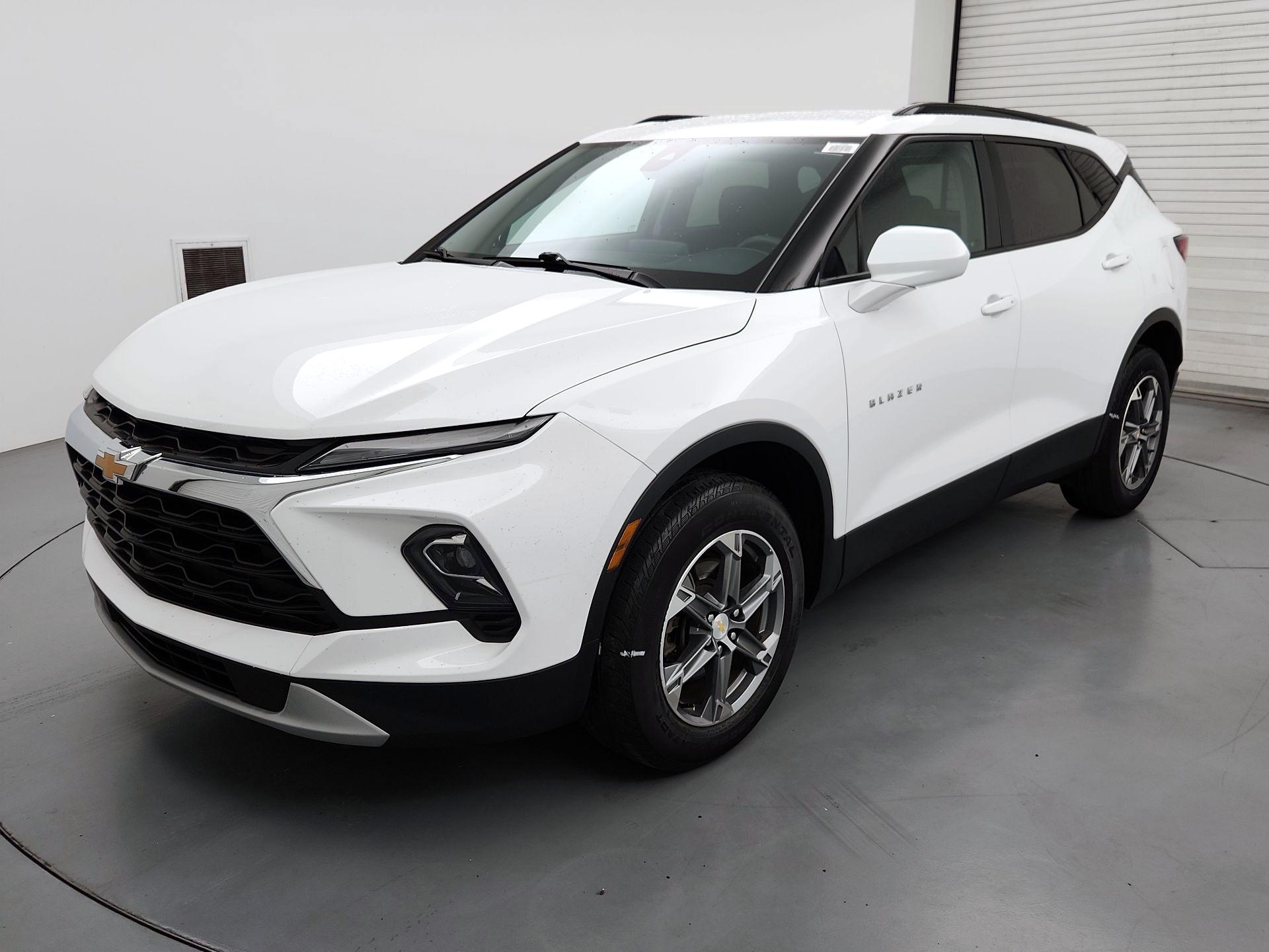 Thumbnail: 2023 Chevrolet Blazer - 3