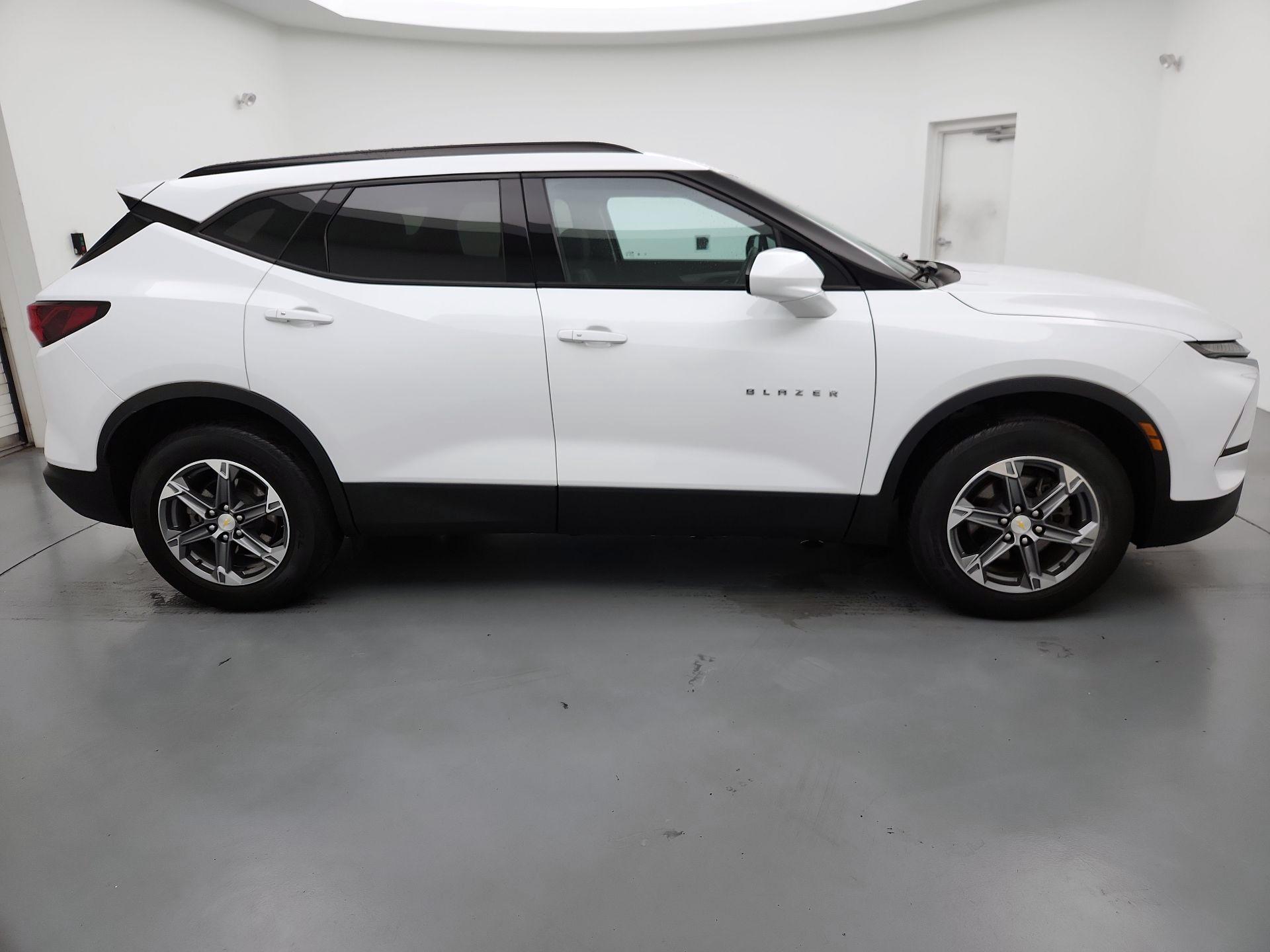 Thumbnail: 2023 Chevrolet Blazer - 4