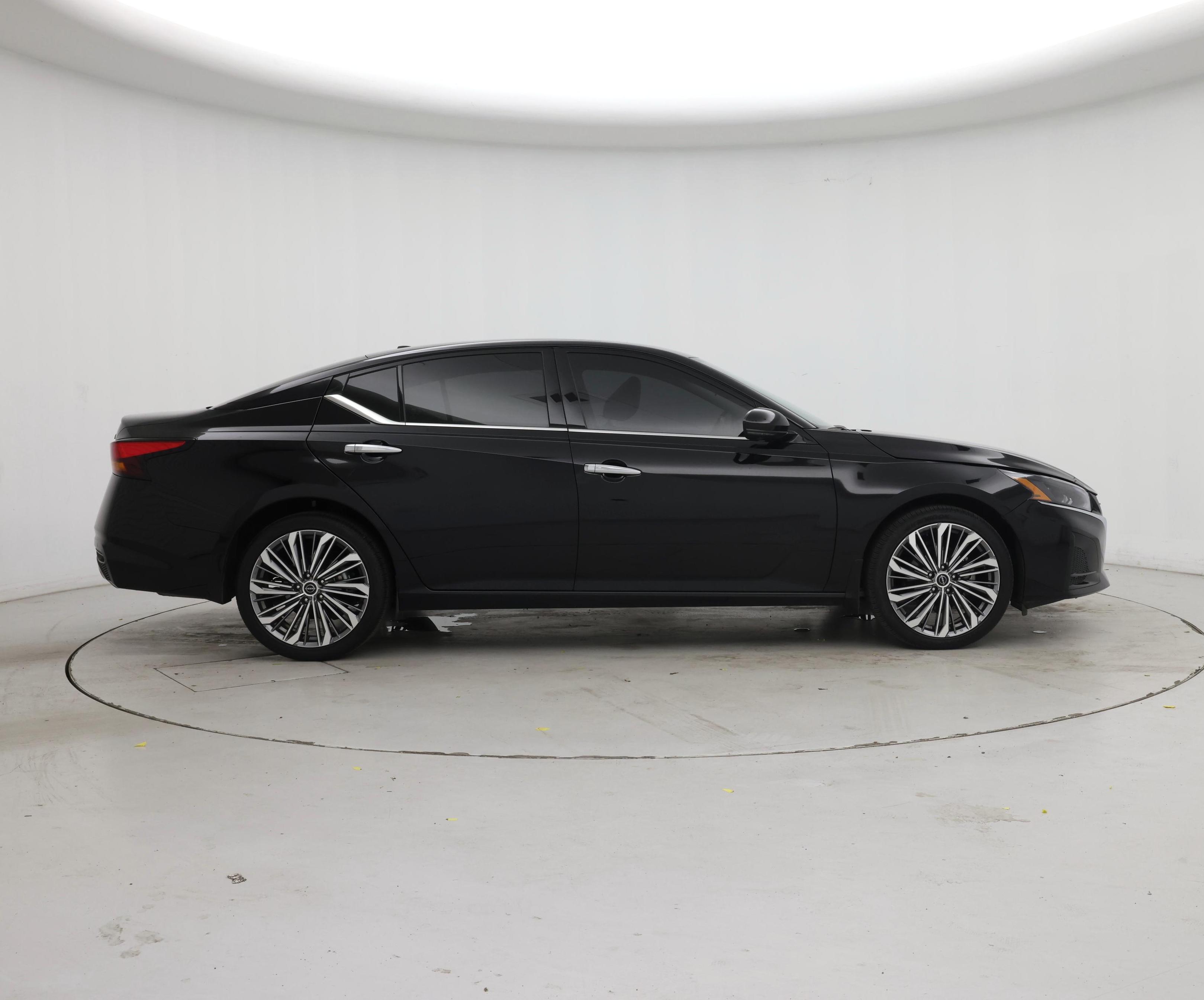 Thumbnail: 2025 Nissan Altima - 7