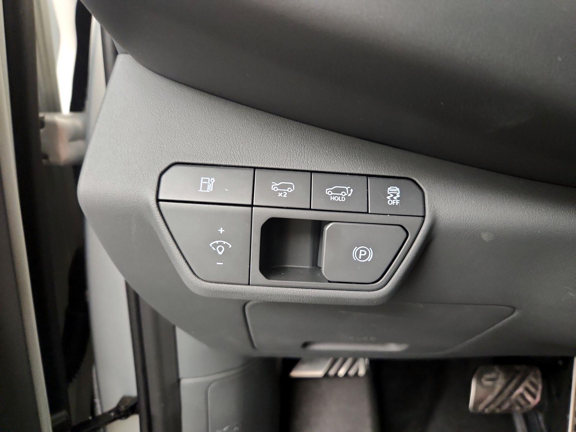 Thumbnail: 2024 Kia EV9 - 13