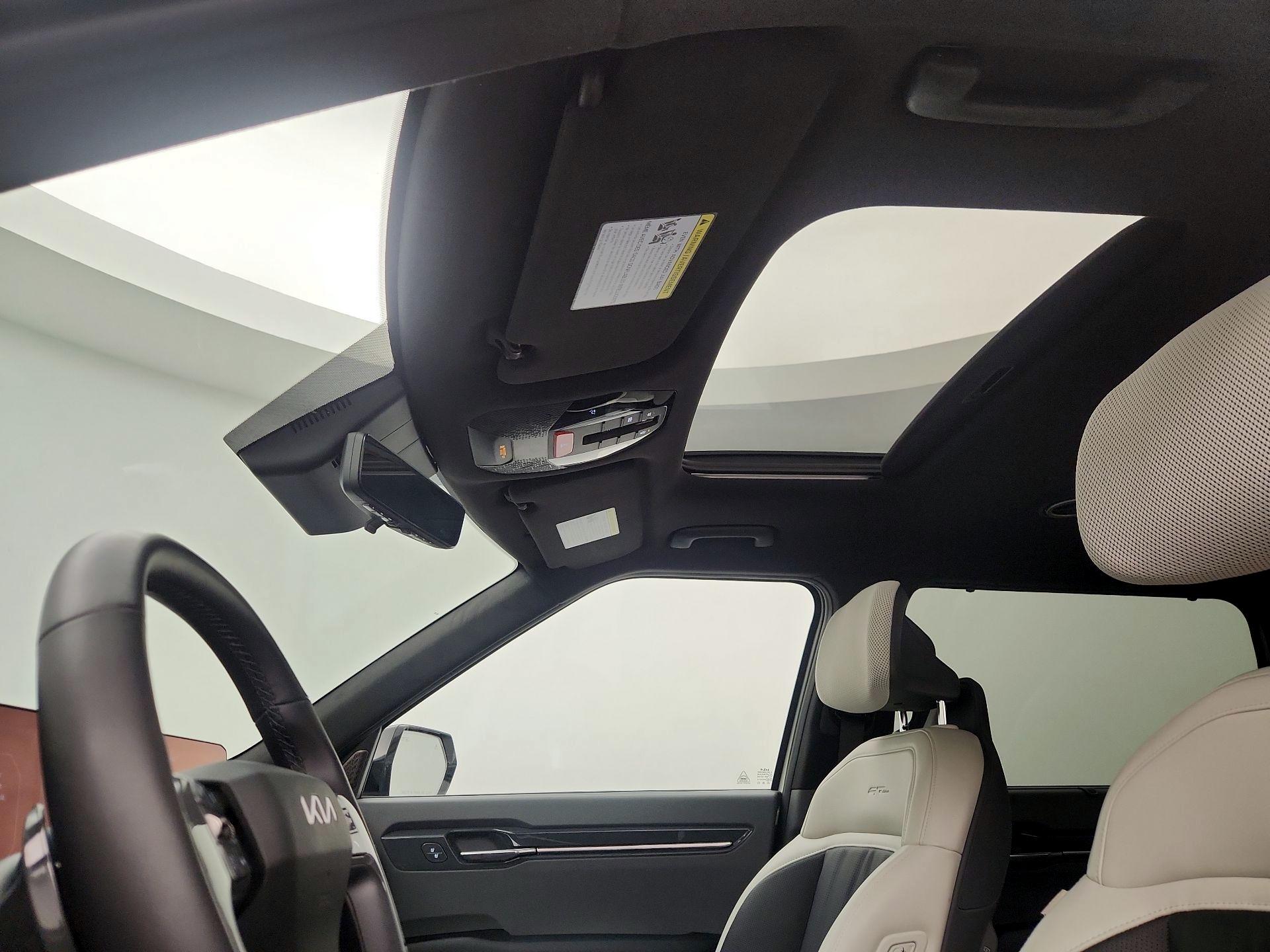 Thumbnail: 2024 Kia EV9 - 20