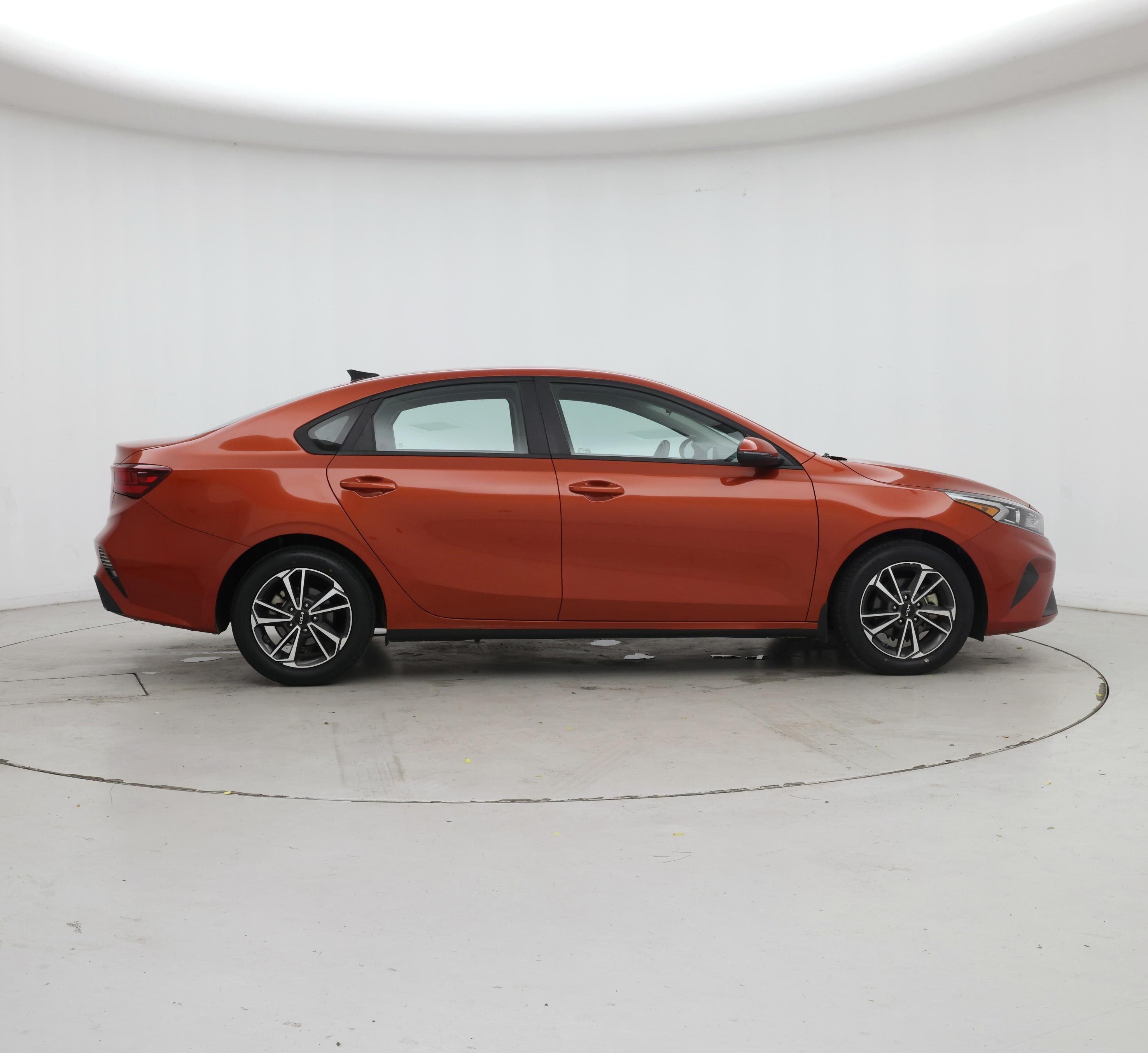 Thumbnail: 2023 Kia Forte - 7