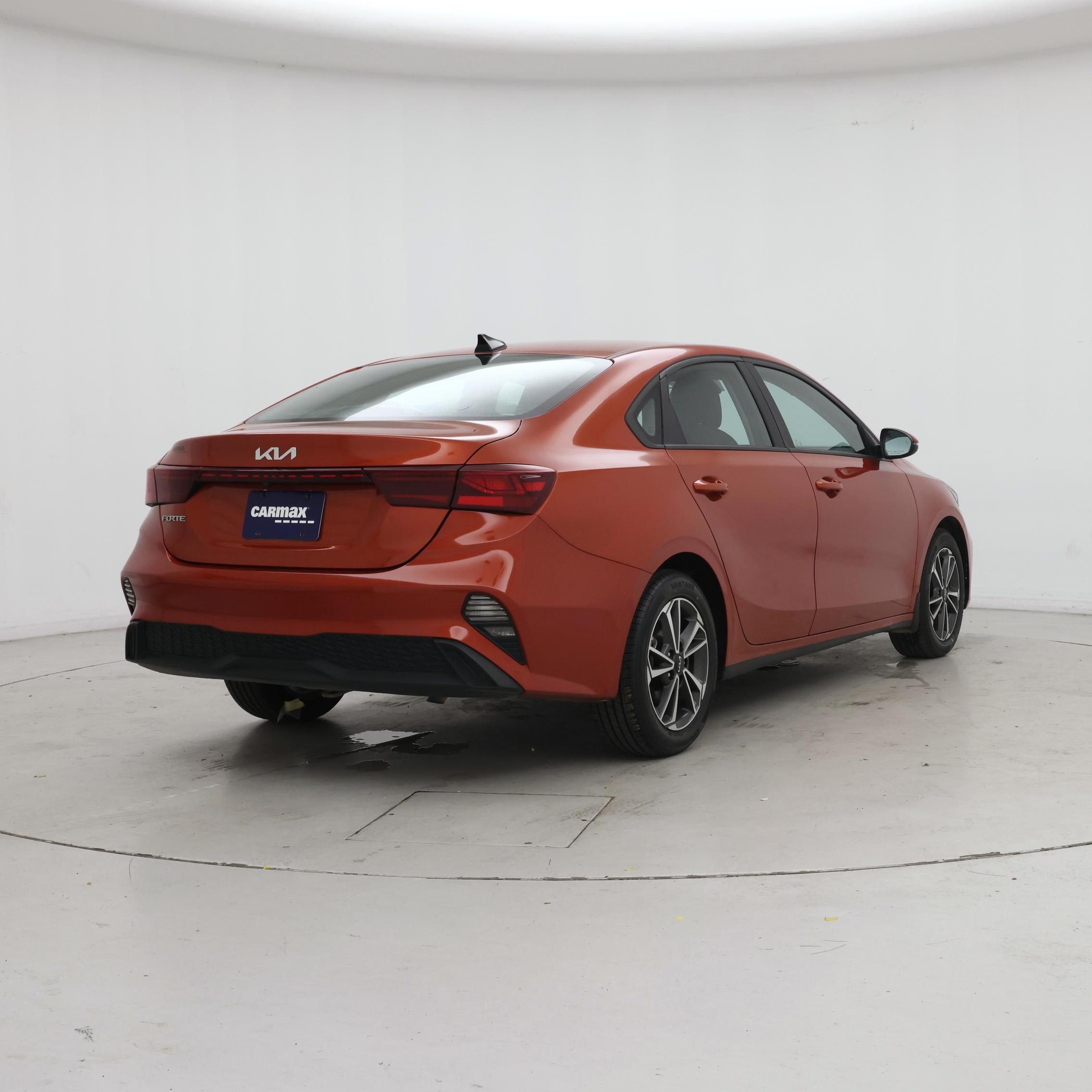 Thumbnail: 2023 Kia Forte - 8