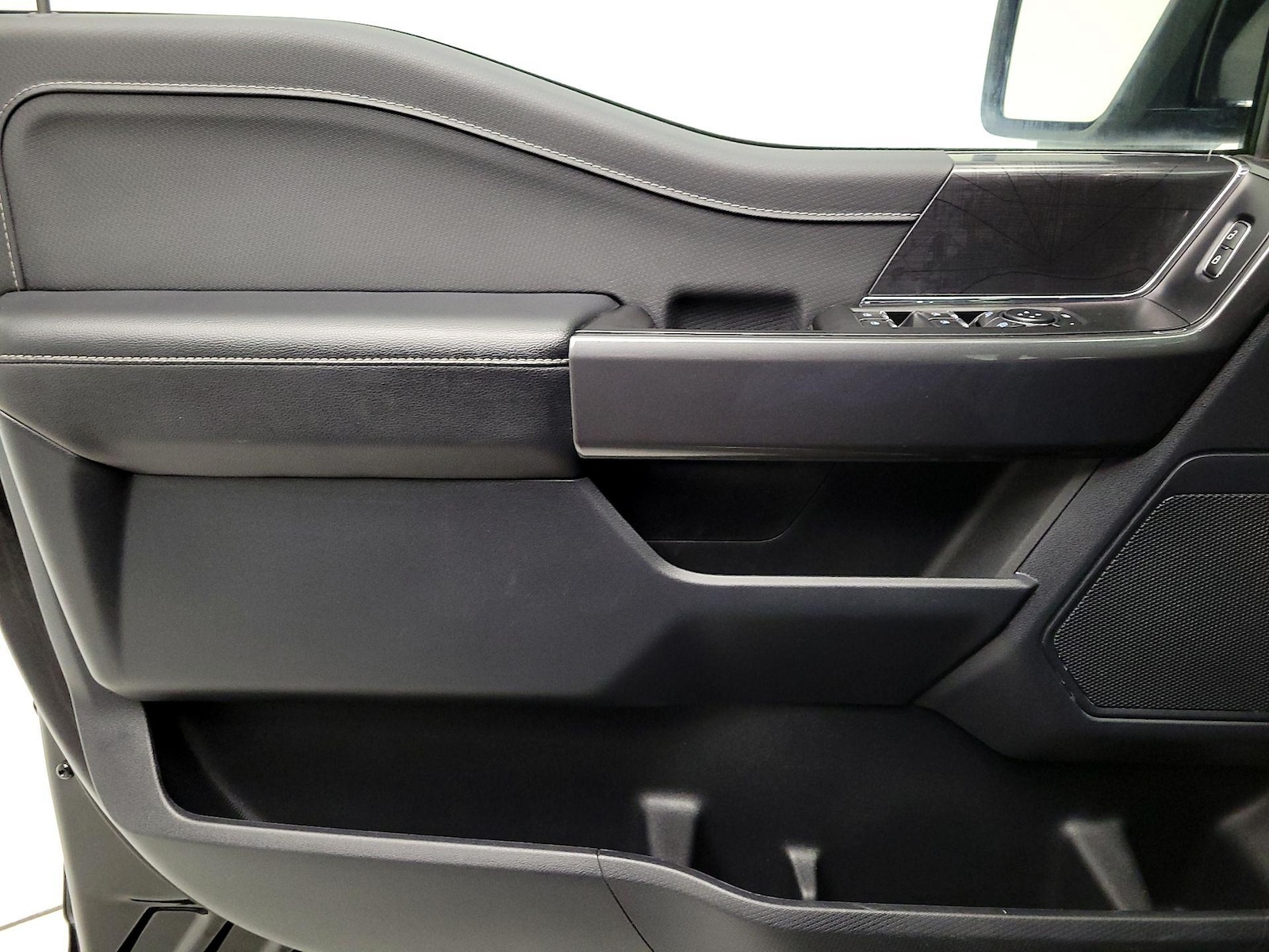 2023 Ford F-150 XLT - Photo 13