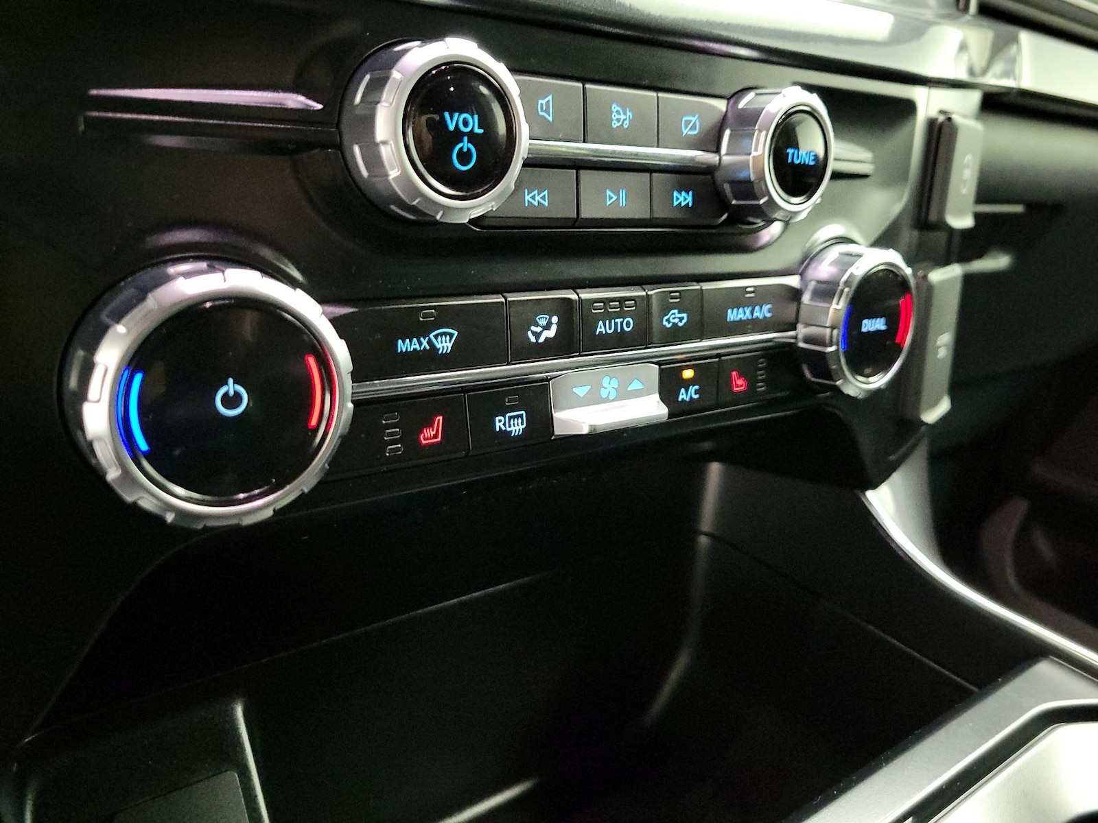 2023 Ford F-150 XLT - Photo 18