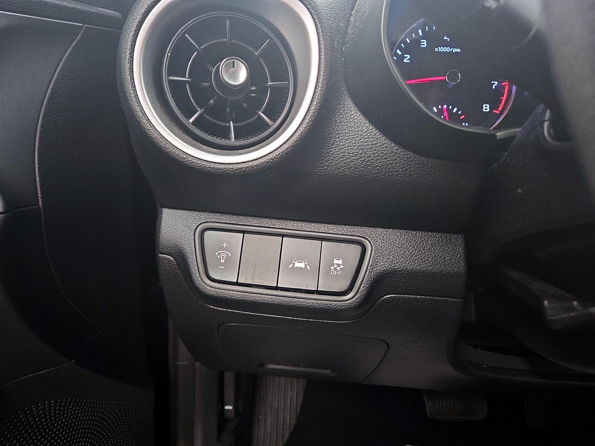 Thumbnail: 2021 Kia Forte - 13