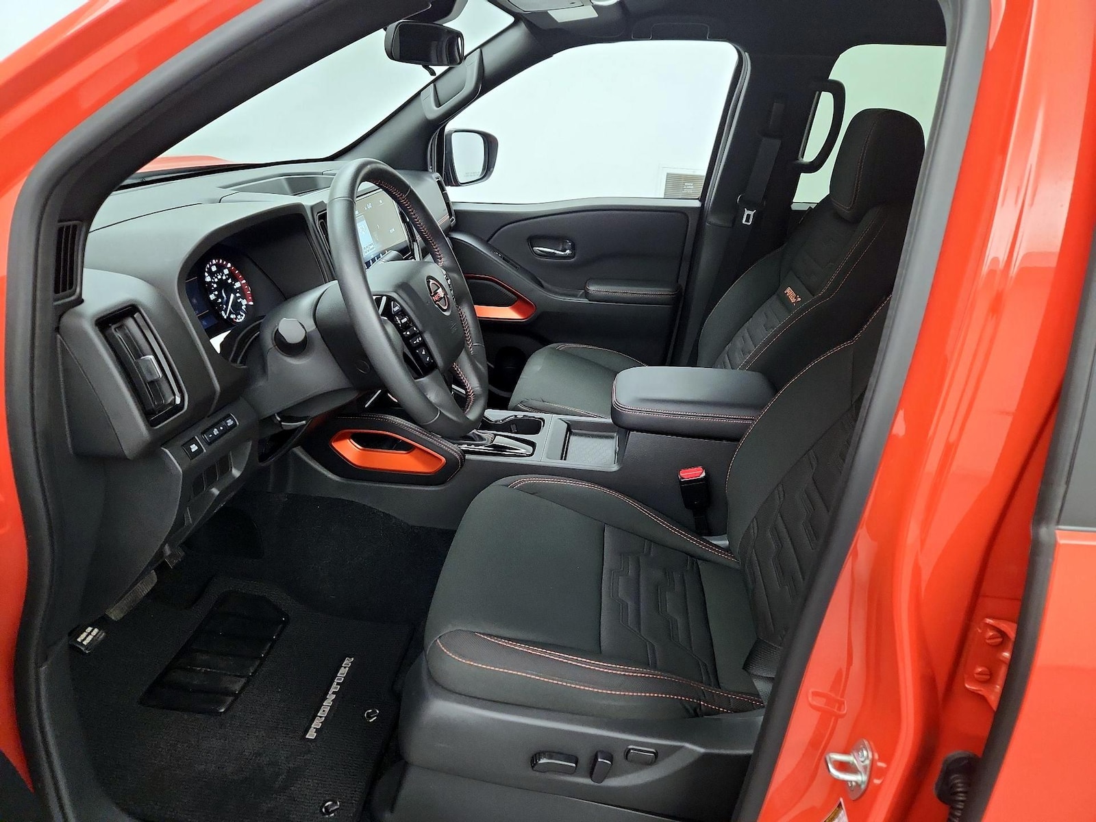 2025 Nissan Frontier PRO-X - Photo 12