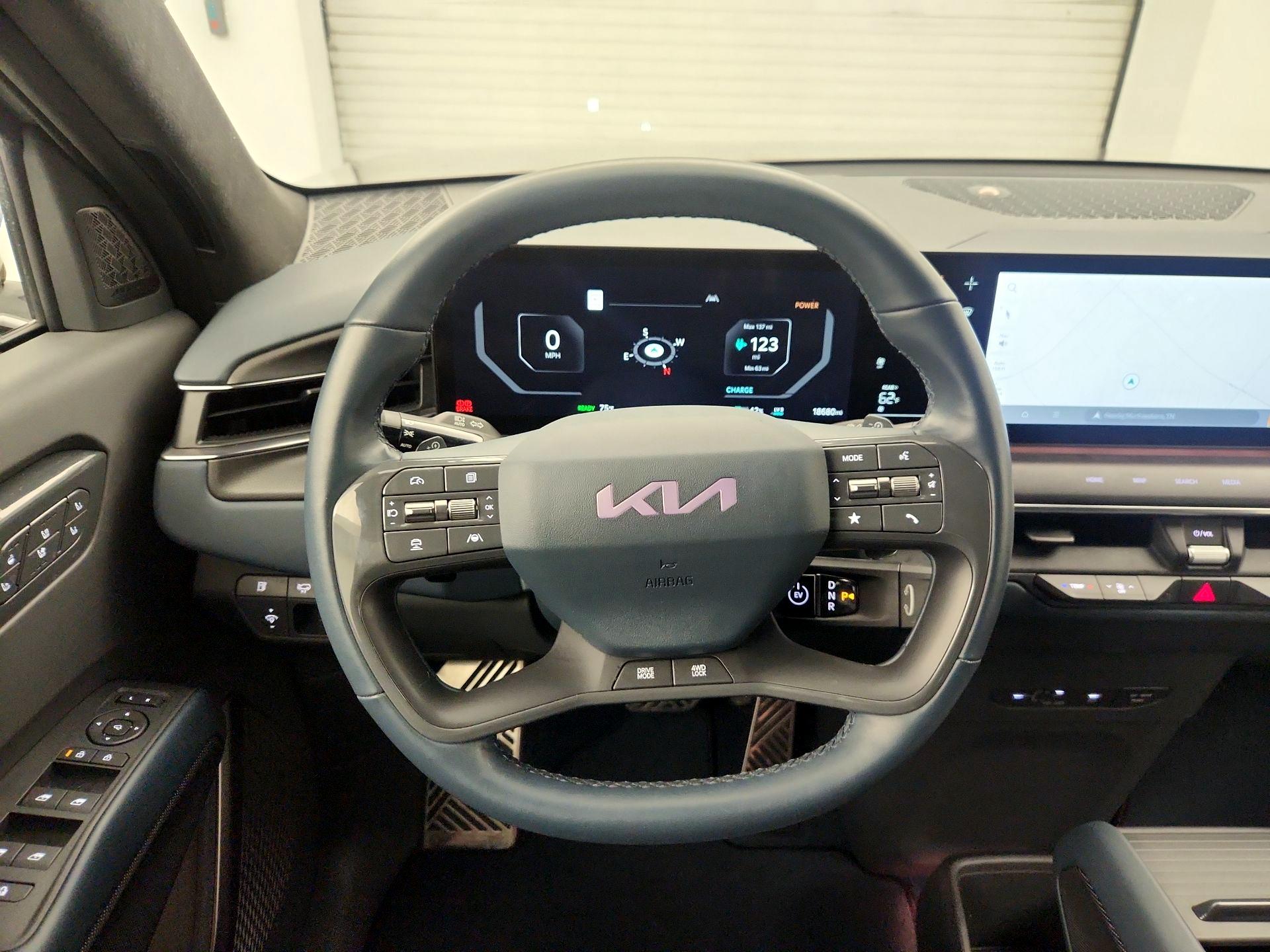 Thumbnail: 2024 Kia EV9 - 10