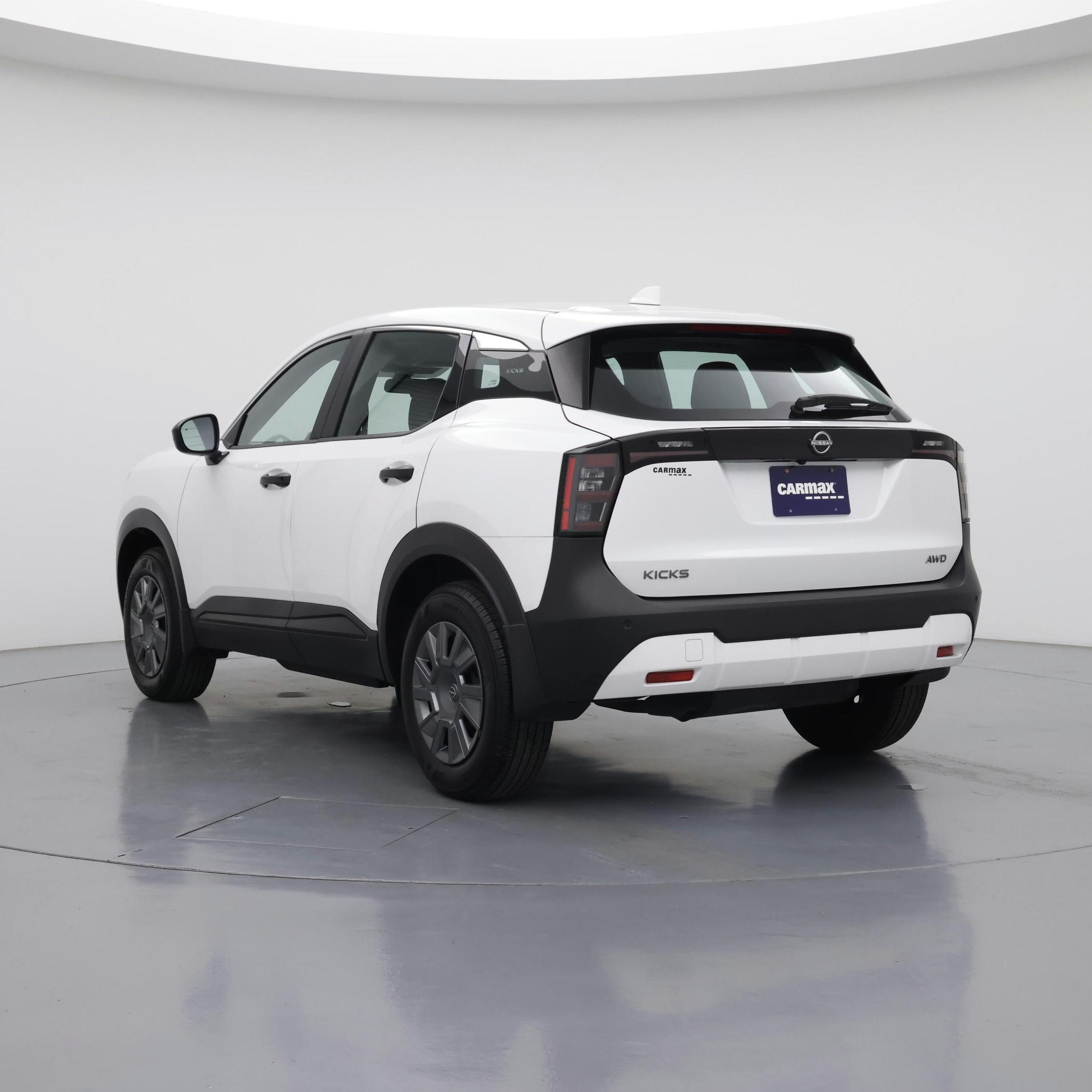 Thumbnail: 2025 Nissan Kicks - 2