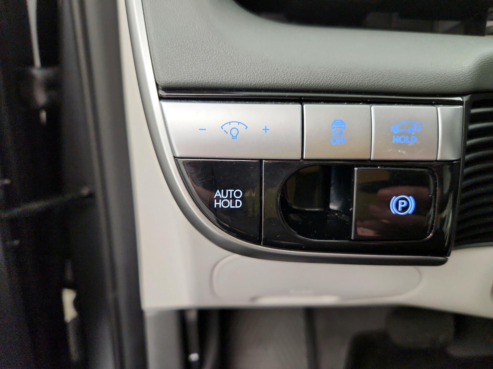 2024 Hyundai IONIQ 5 Limited - Photo 12