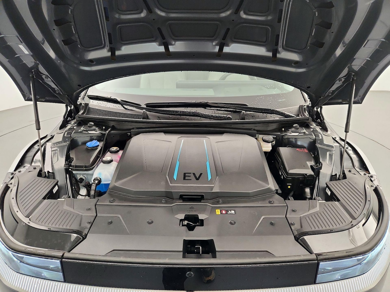 2024 Hyundai IONIQ 5 Limited - Photo 22