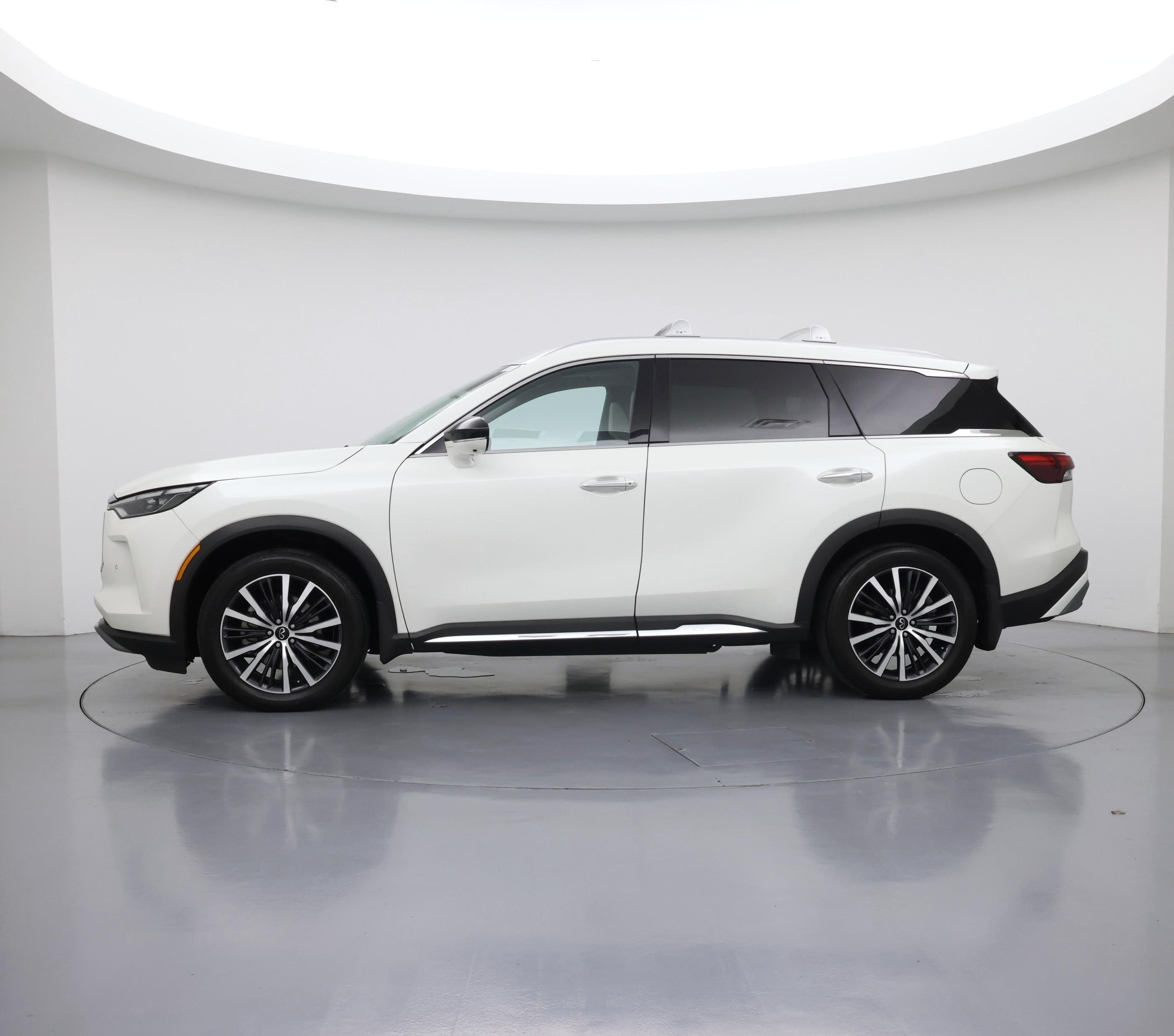 Thumbnail: 2023 INFINITI QX60 - 3