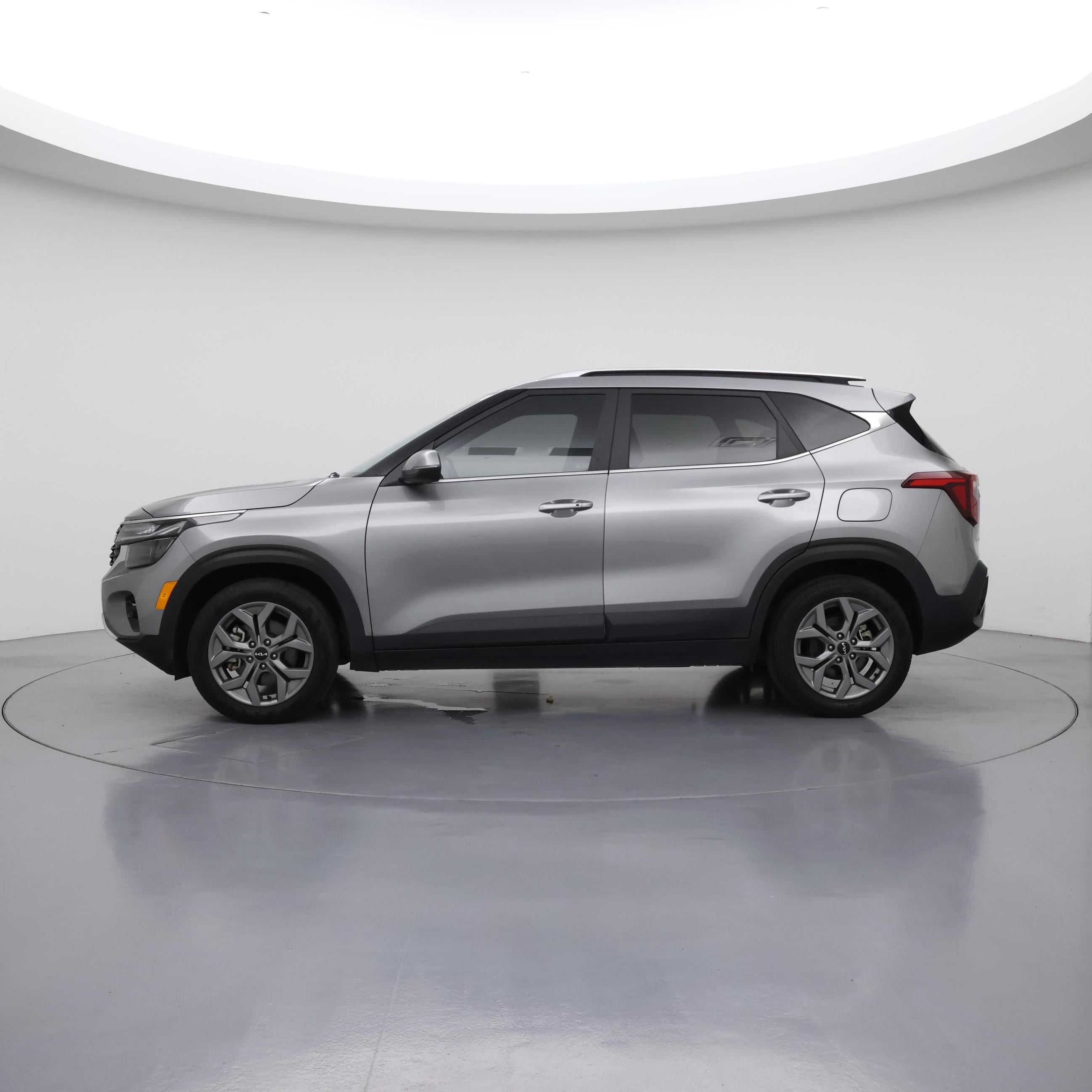 Thumbnail: 2024 Kia Seltos - 3