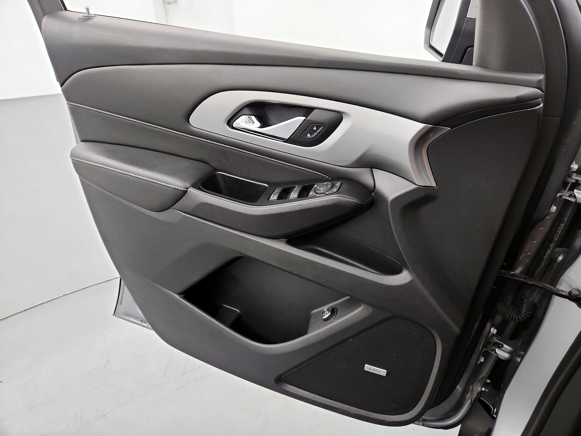 Thumbnail: 2023 Chevrolet Traverse - 10