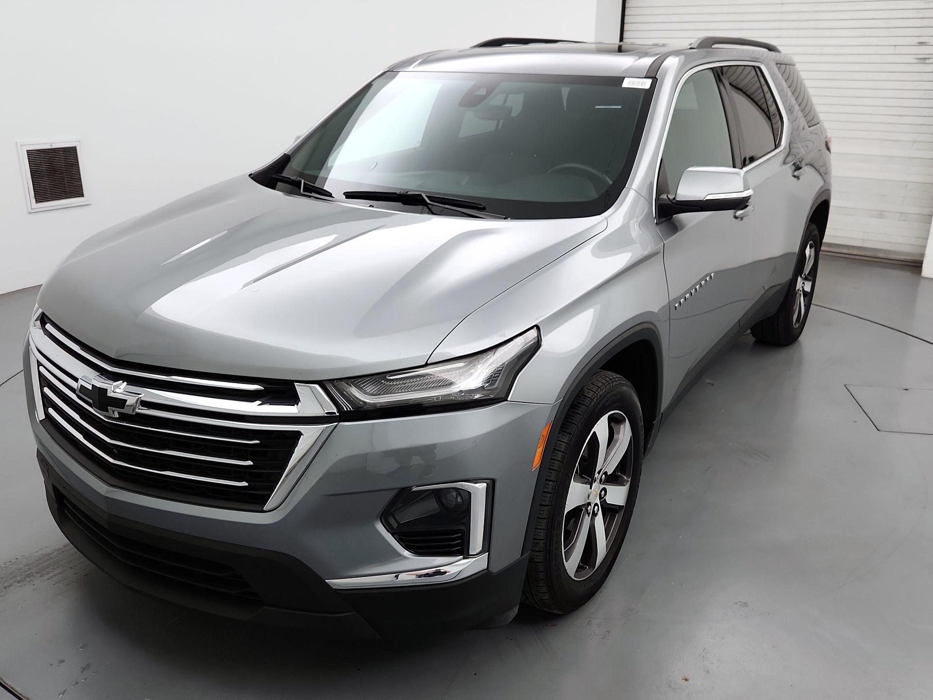 Thumbnail: 2023 Chevrolet Traverse - 3