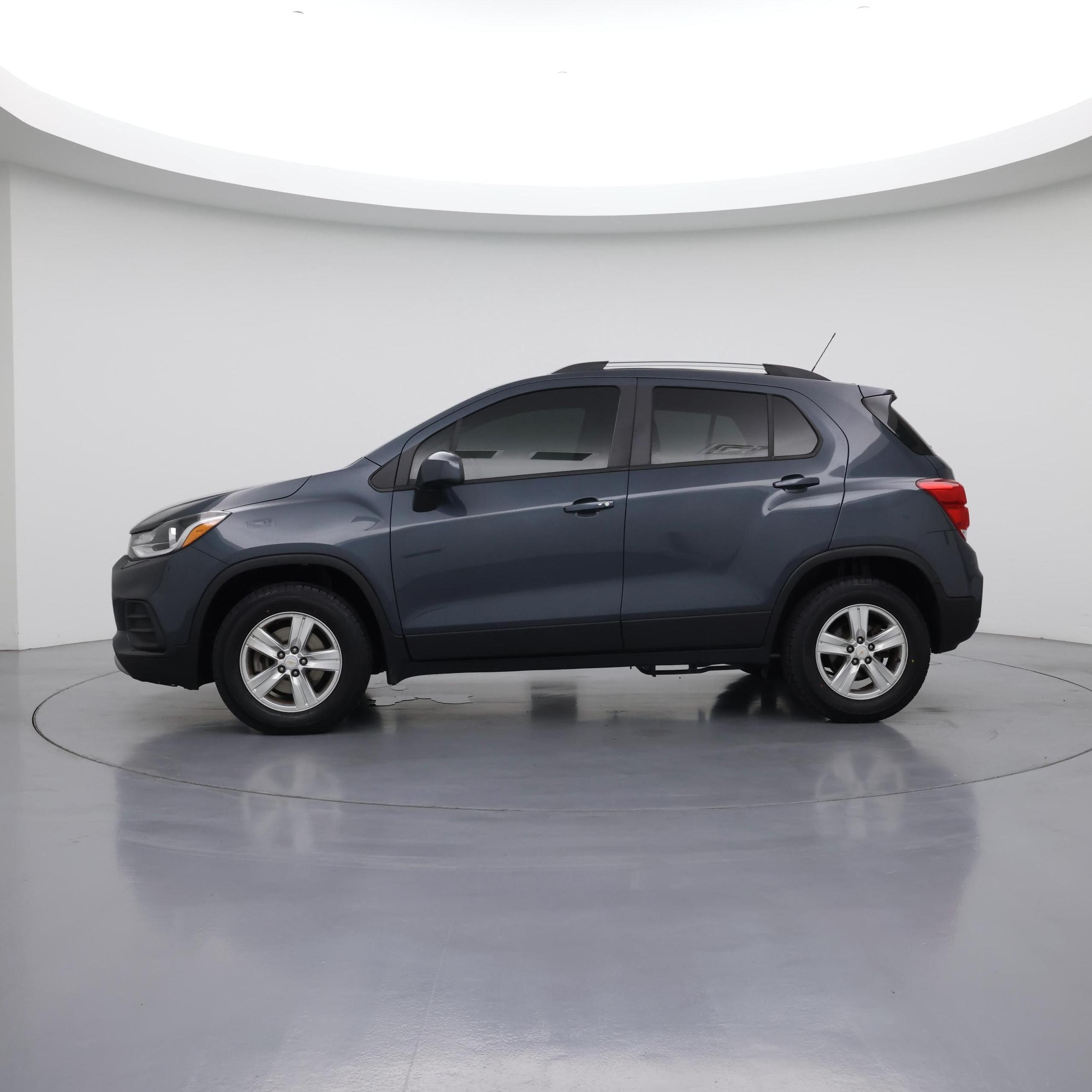 Thumbnail: 2022 Chevrolet Trax - 3