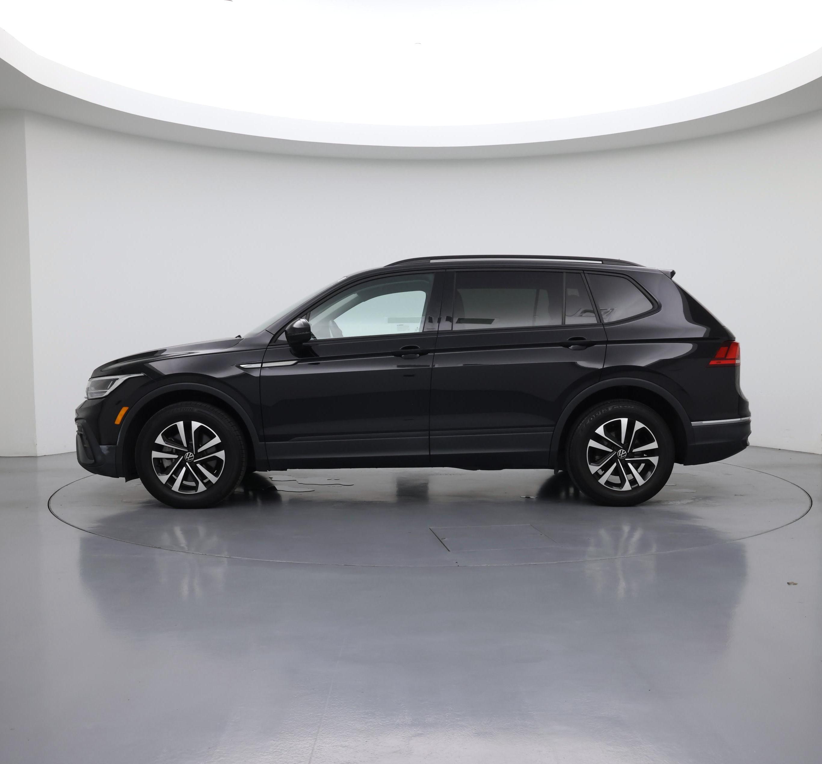 Thumbnail: 2024 Volkswagen Tiguan - 3