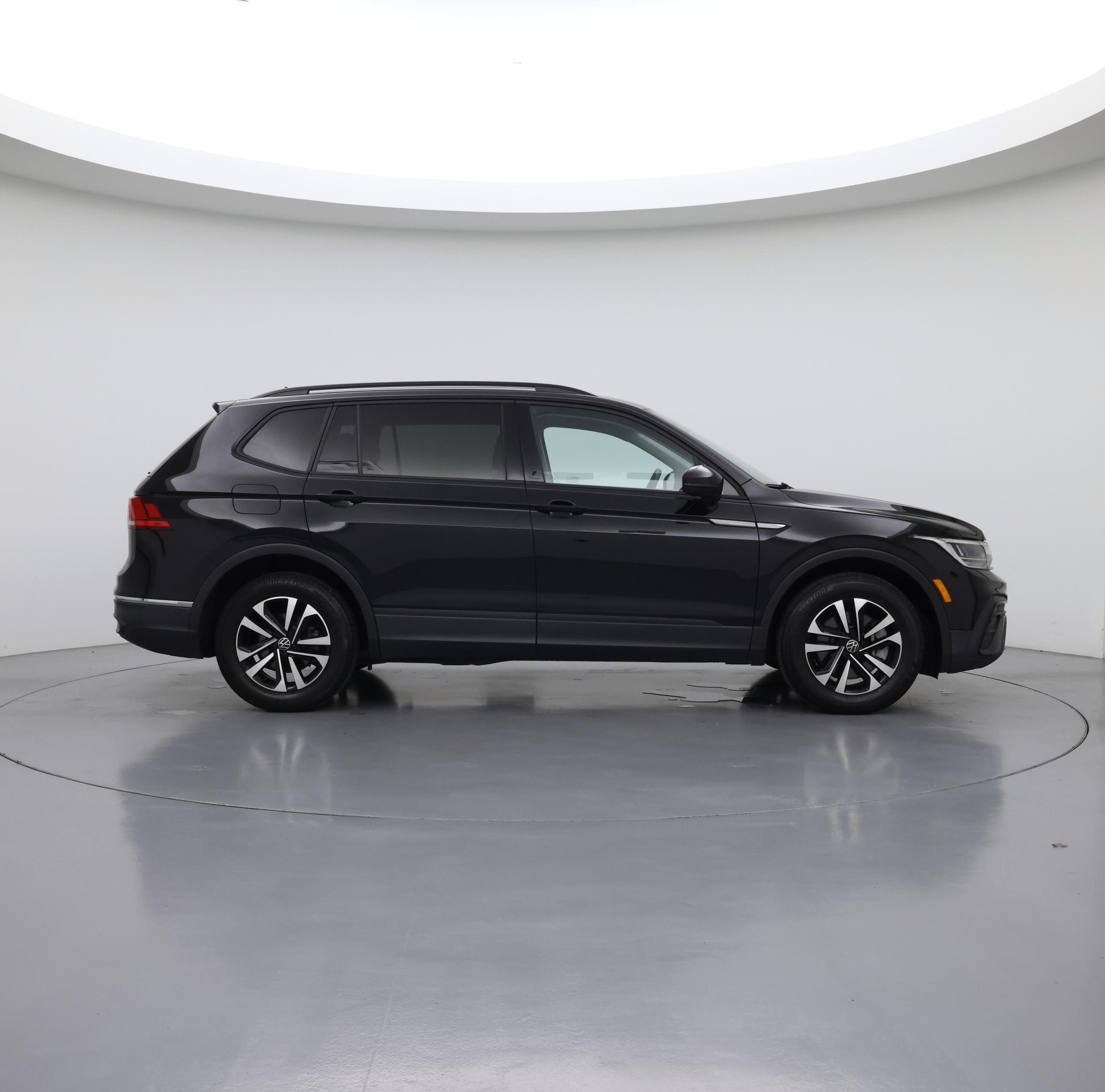 Thumbnail: 2024 Volkswagen Tiguan - 7