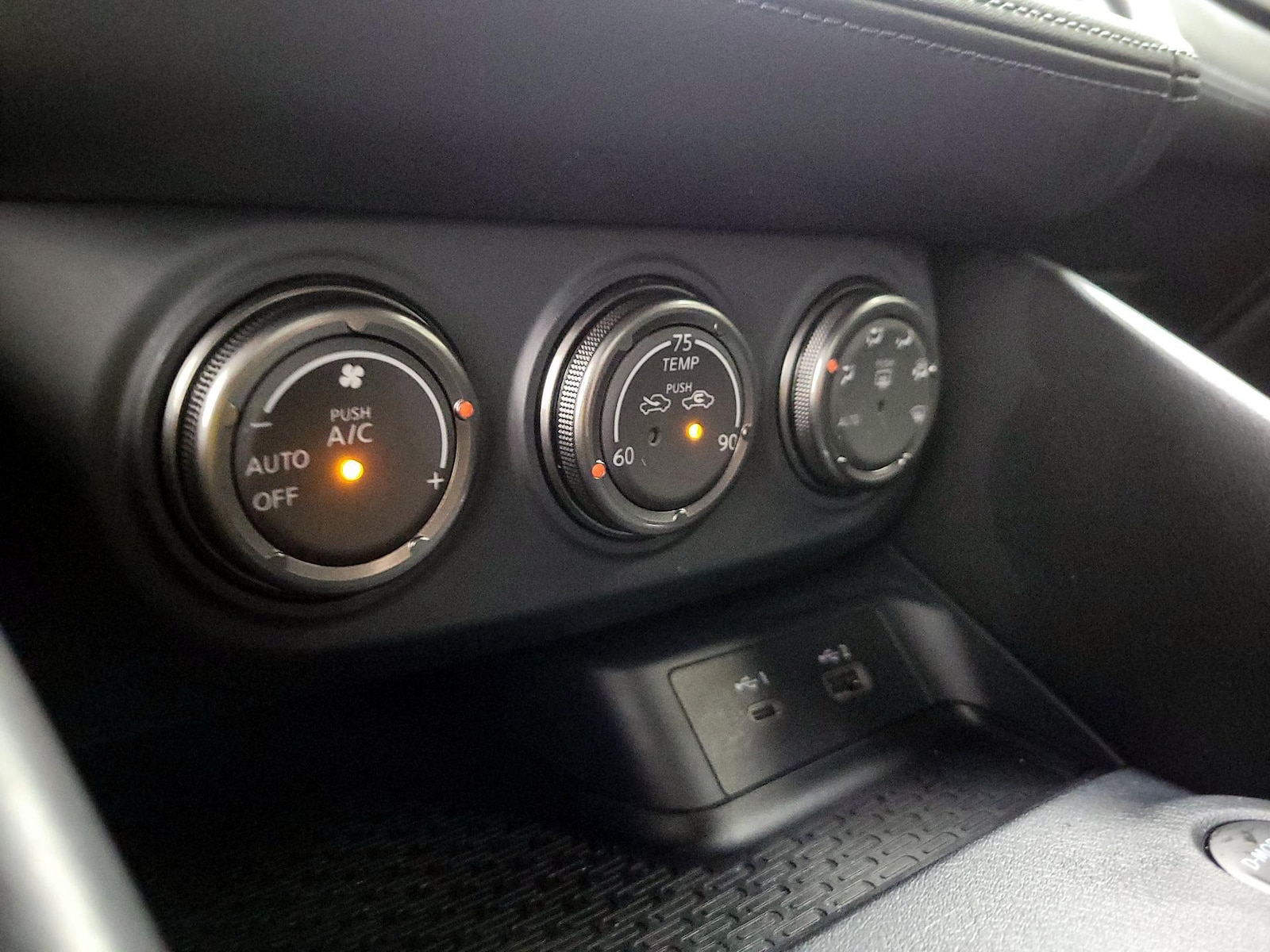 2025 Nissan Z Performance - Photo 15