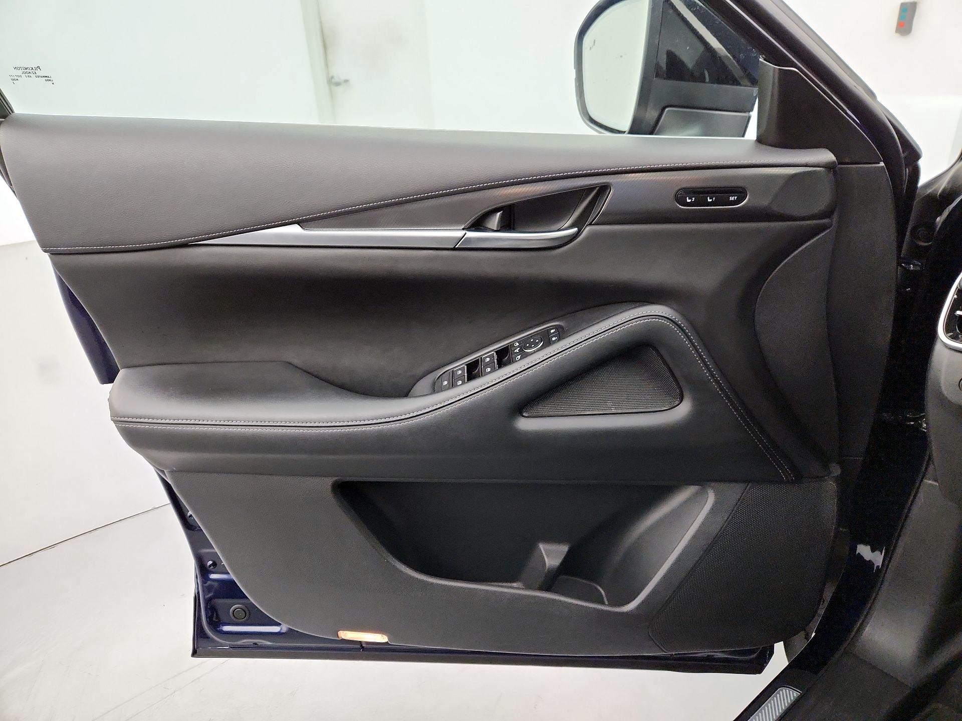 Thumbnail: 2023 INFINITI QX60 - 10