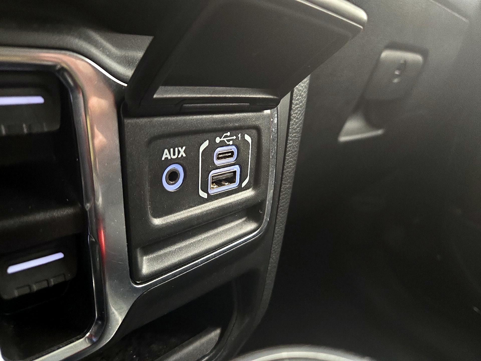 Thumbnail: 2022 Jeep Wrangler - 18