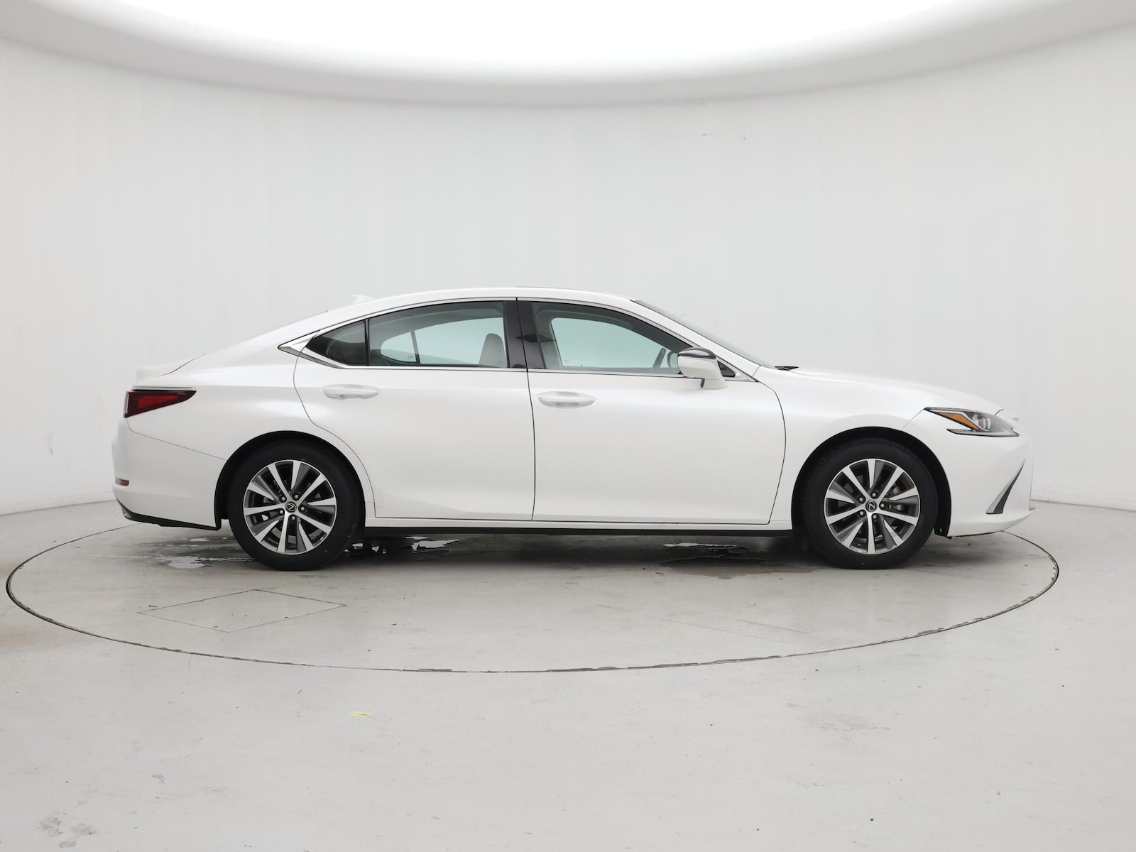 2021 Lexus ES 350 - Photo 8