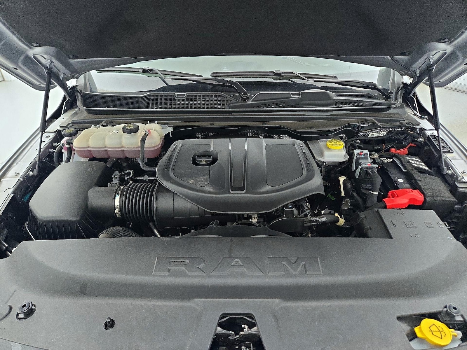 2025 RAM Ram 1500 Pickup Laramie - Photo 24