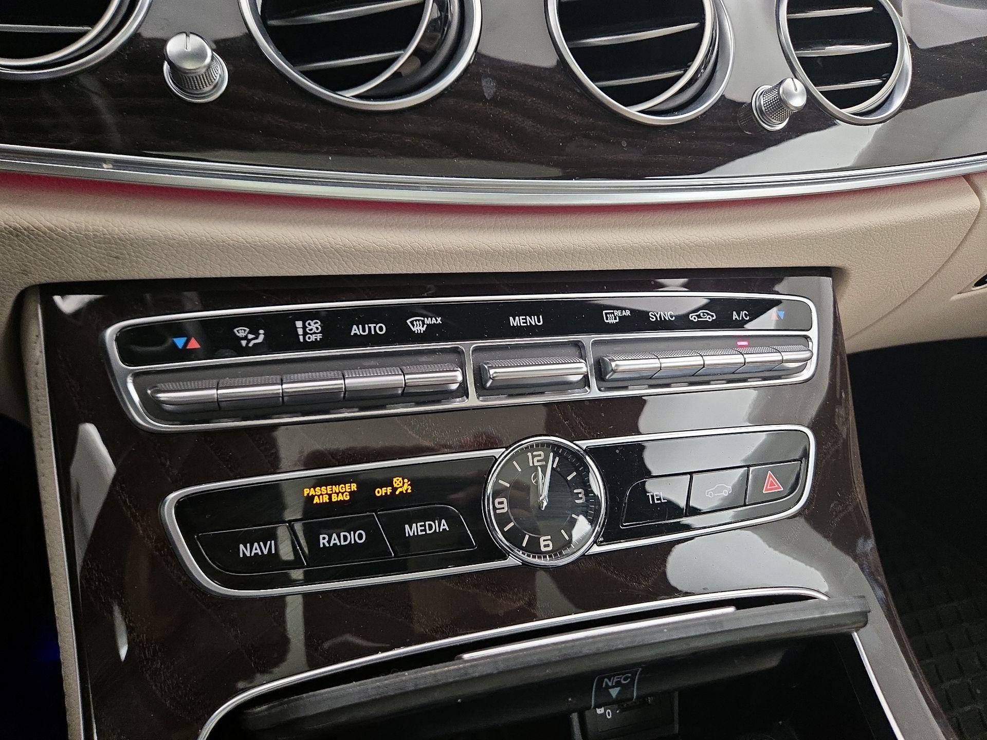 Thumbnail: 2019 Mercedes-Benz E-Class - 16