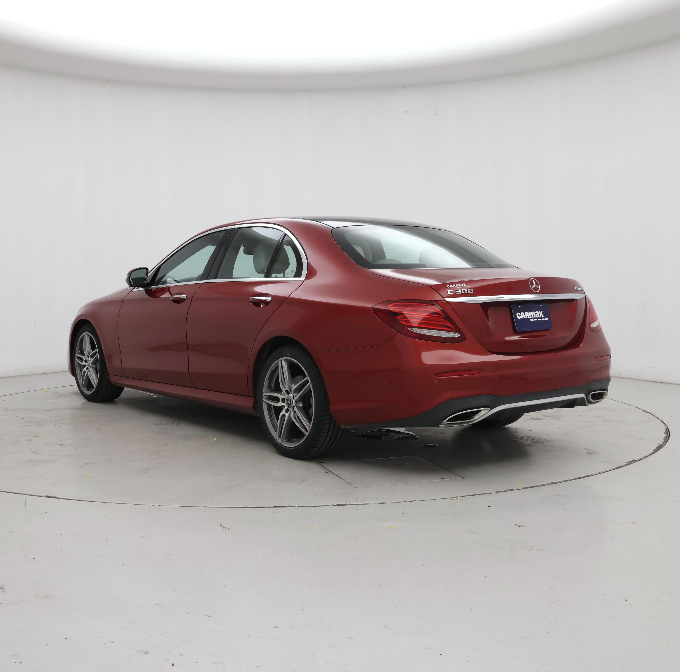 Thumbnail: 2019 Mercedes-Benz E-Class - 2