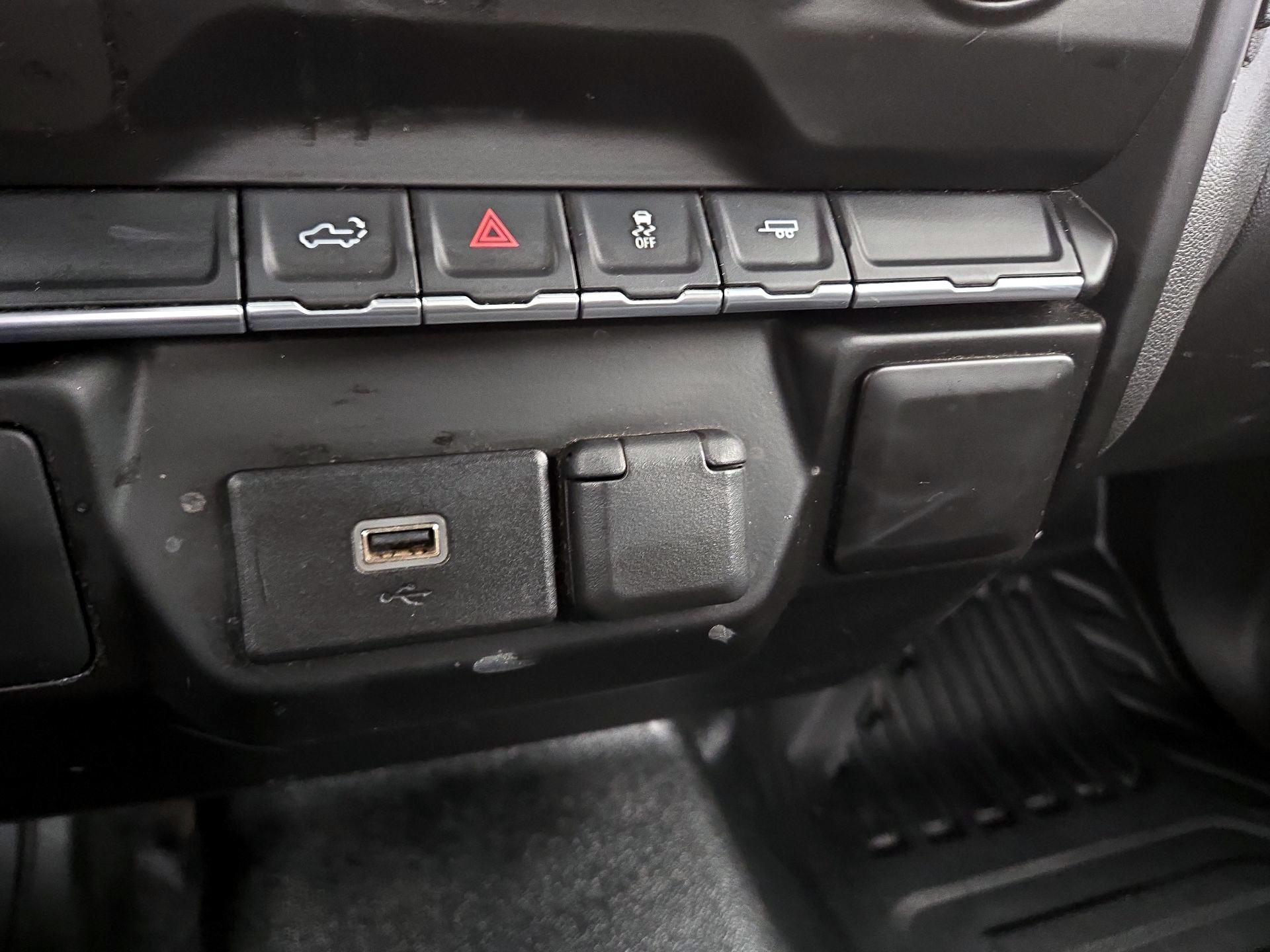 Thumbnail: 2019 Chevrolet Silverado 1500 - 18