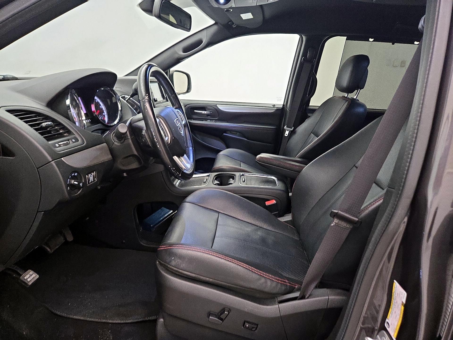 Thumbnail: 2020 Dodge Grand Caravan - 11