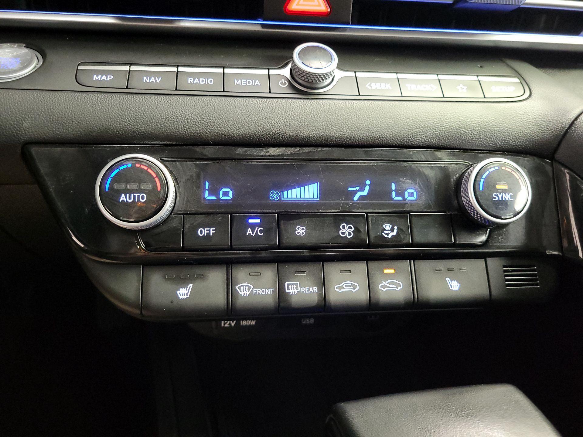 Thumbnail: 2024 Hyundai Elantra - 17