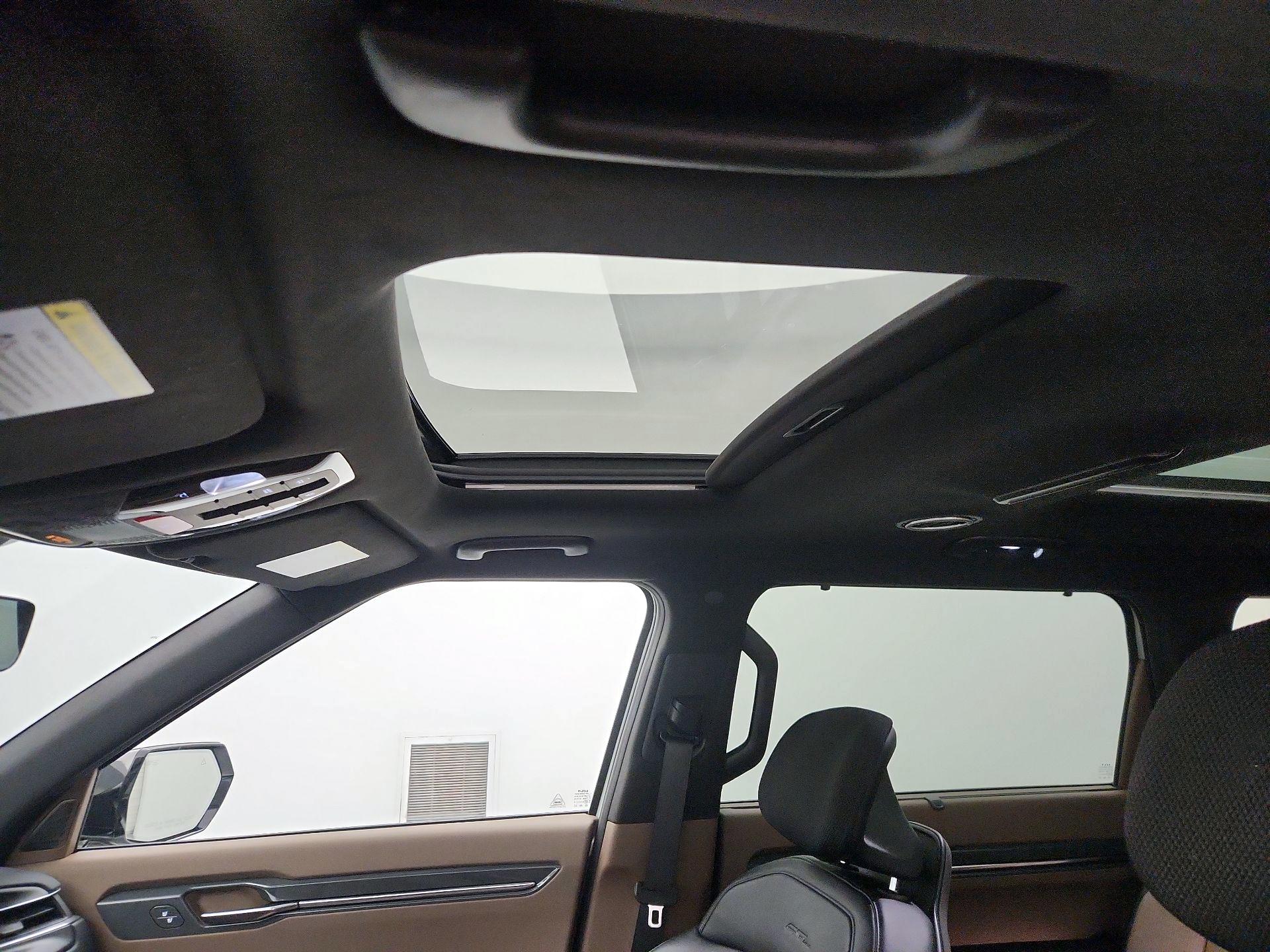 Thumbnail: 2024 Kia EV9 - 20