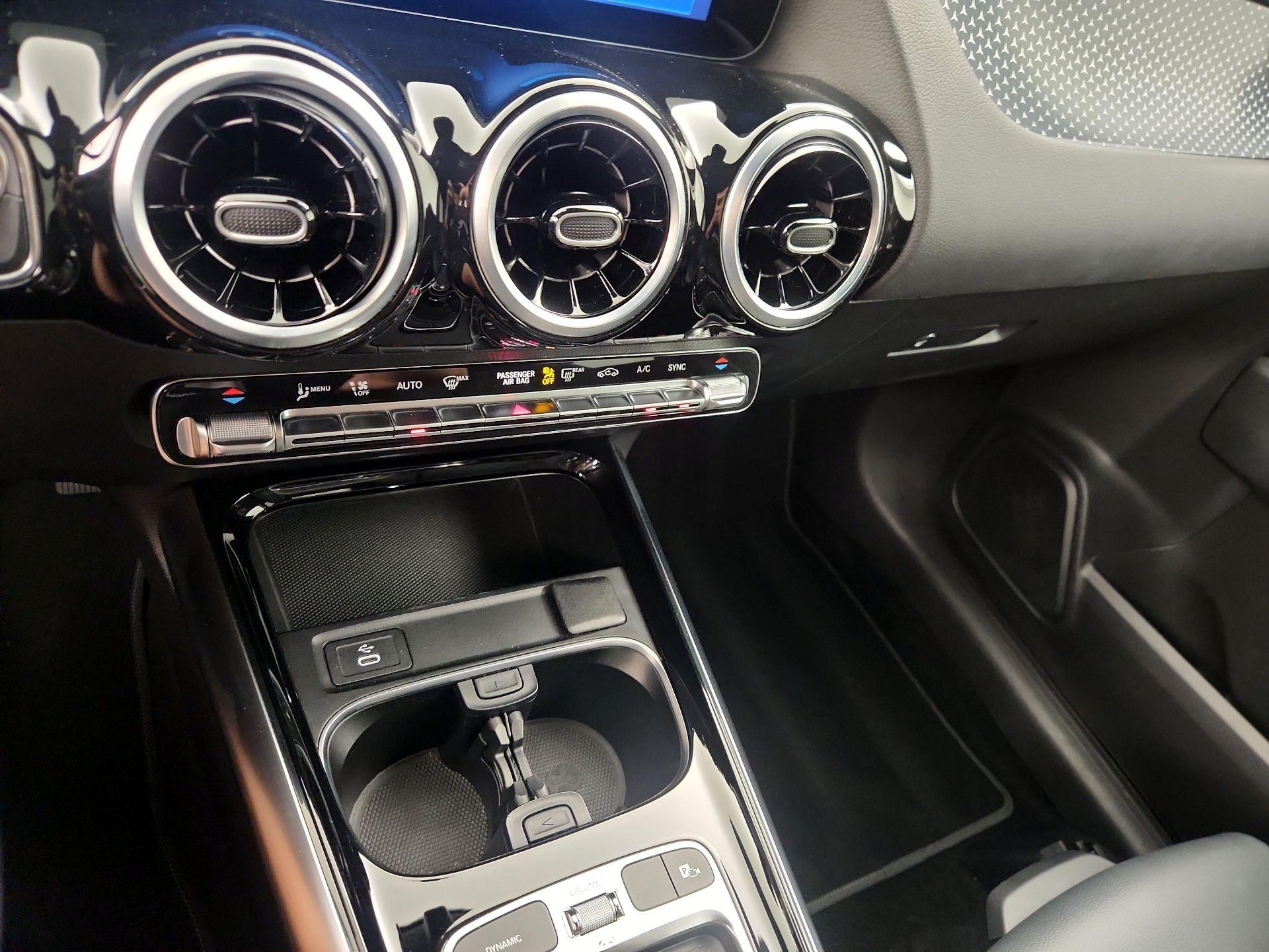 Thumbnail: 2025 Mercedes-Benz GLA - 16