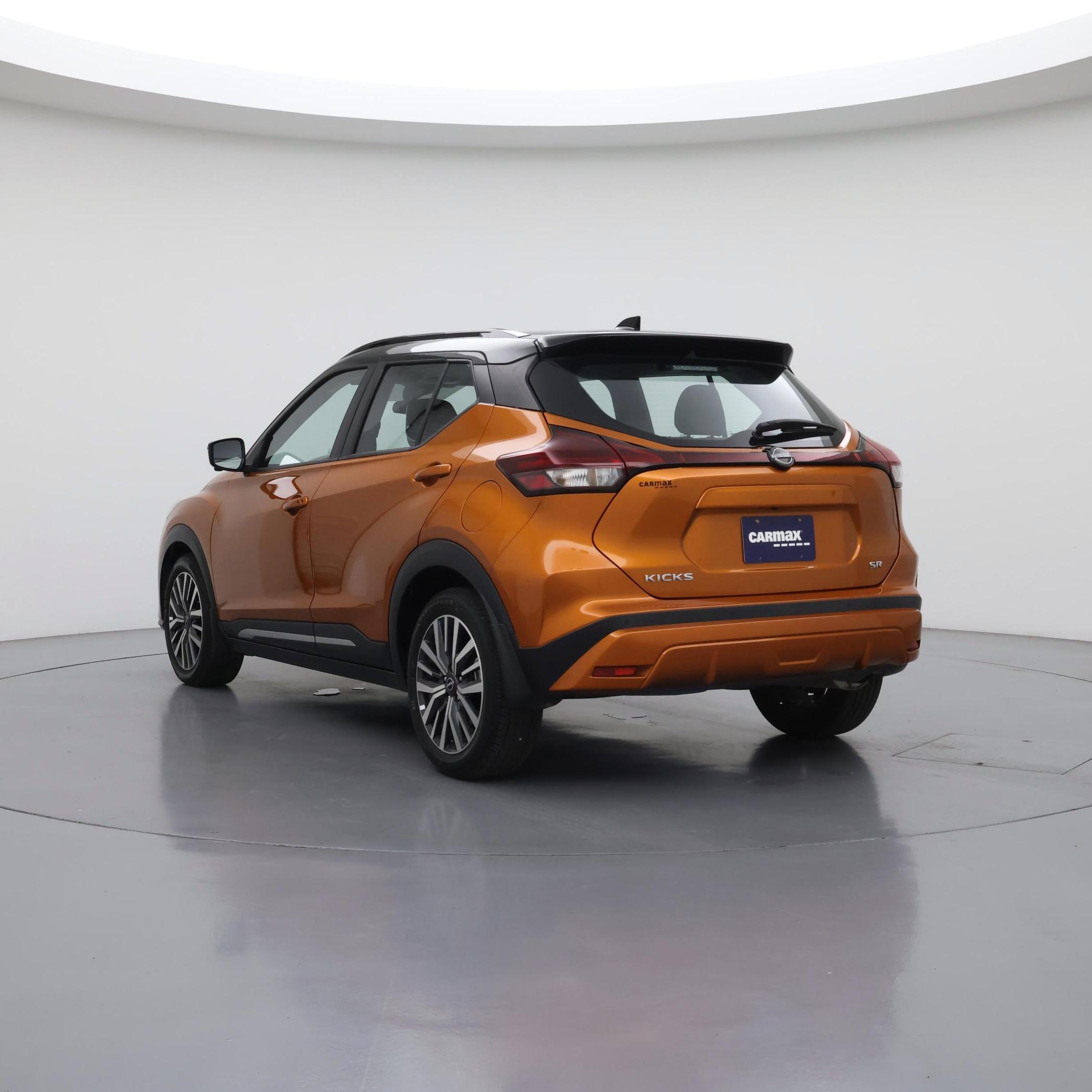 Thumbnail: 2023 Nissan Kicks - 2