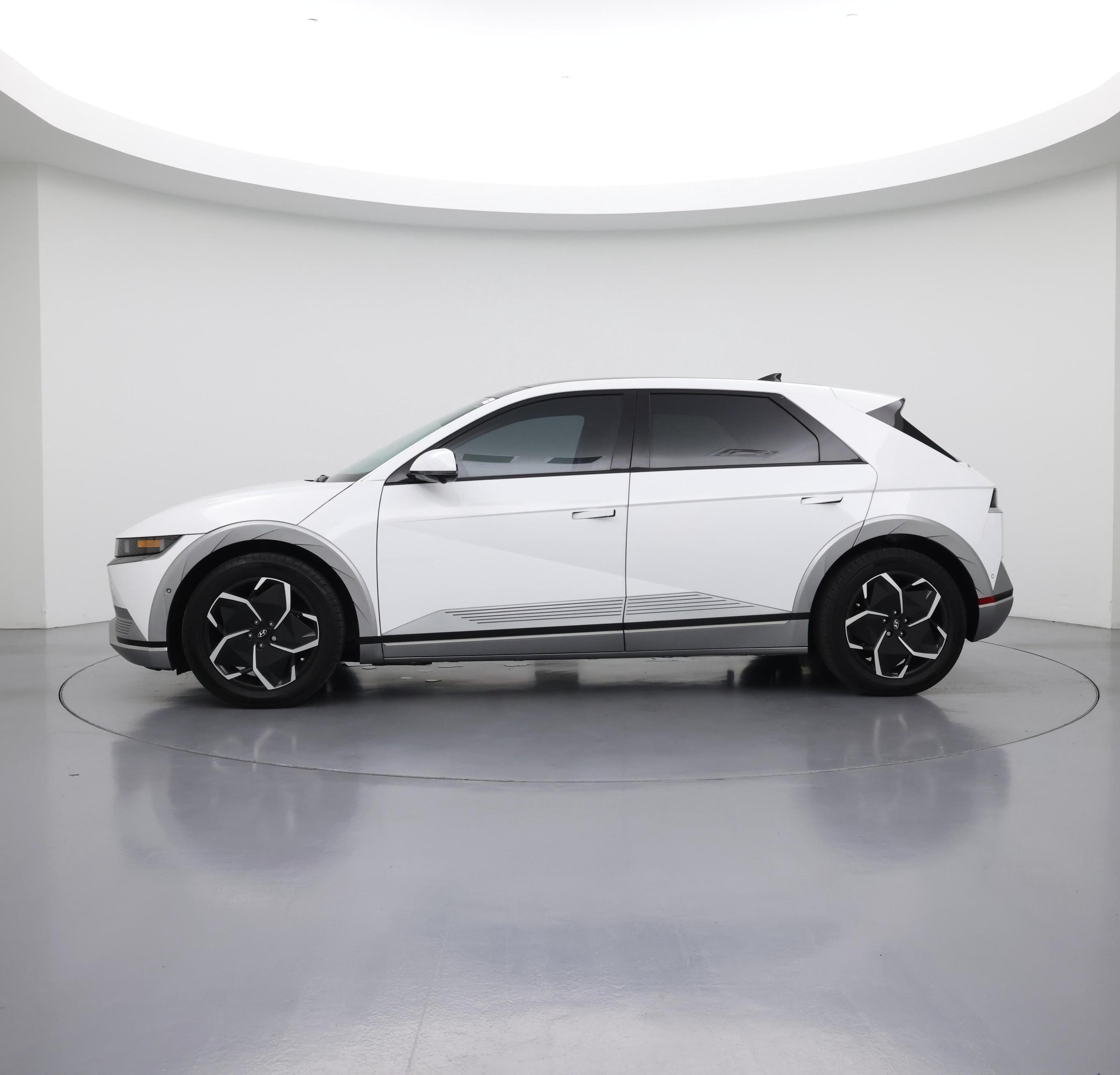 Thumbnail: 2024 Hyundai Ioniq 5 - 3