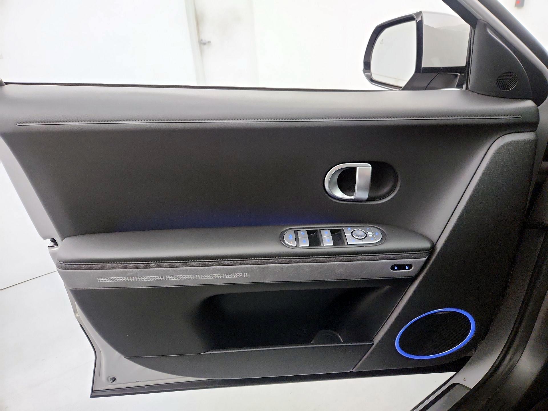 Thumbnail: 2023 Hyundai Ioniq 5 - 12