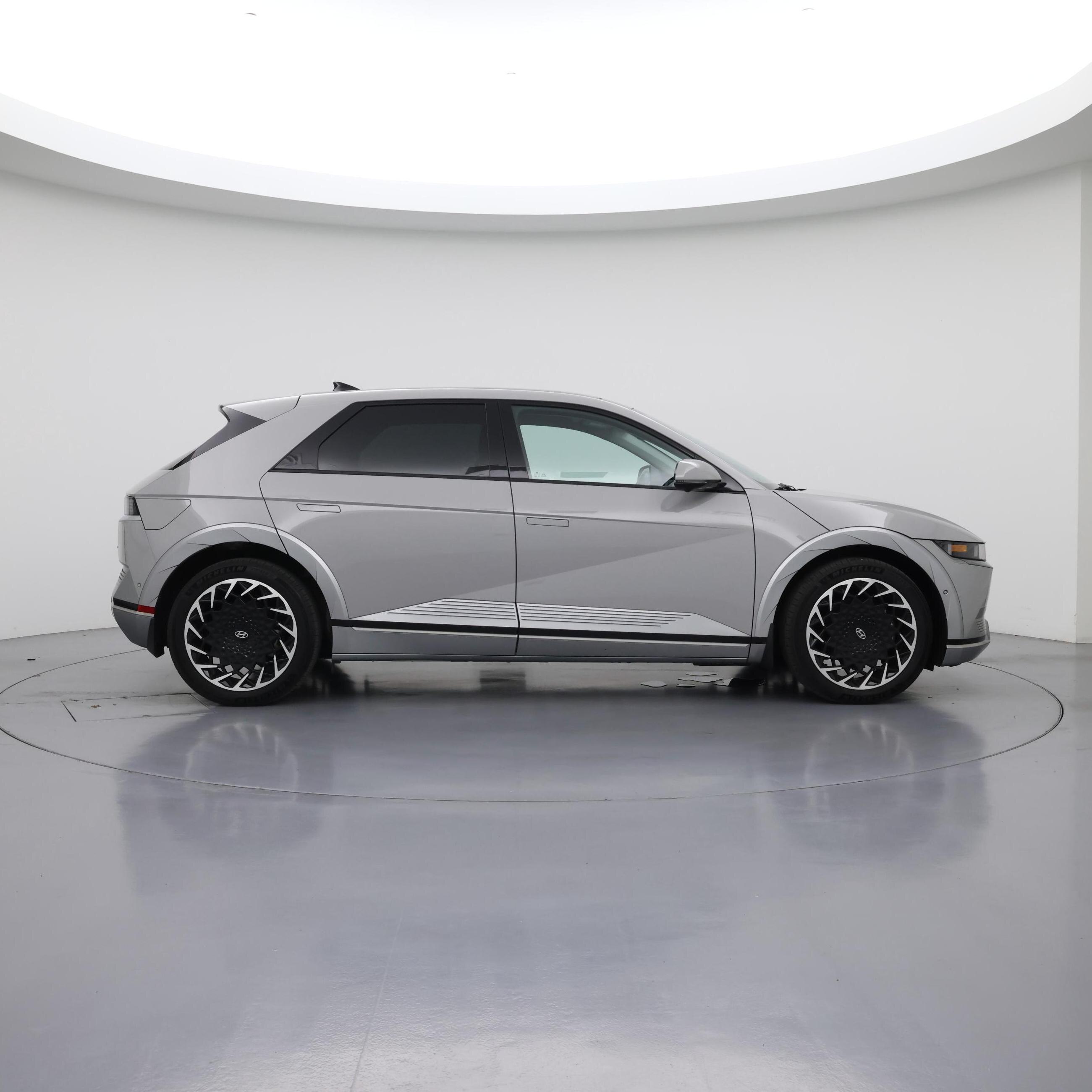 Thumbnail: 2023 Hyundai Ioniq 5 - 7