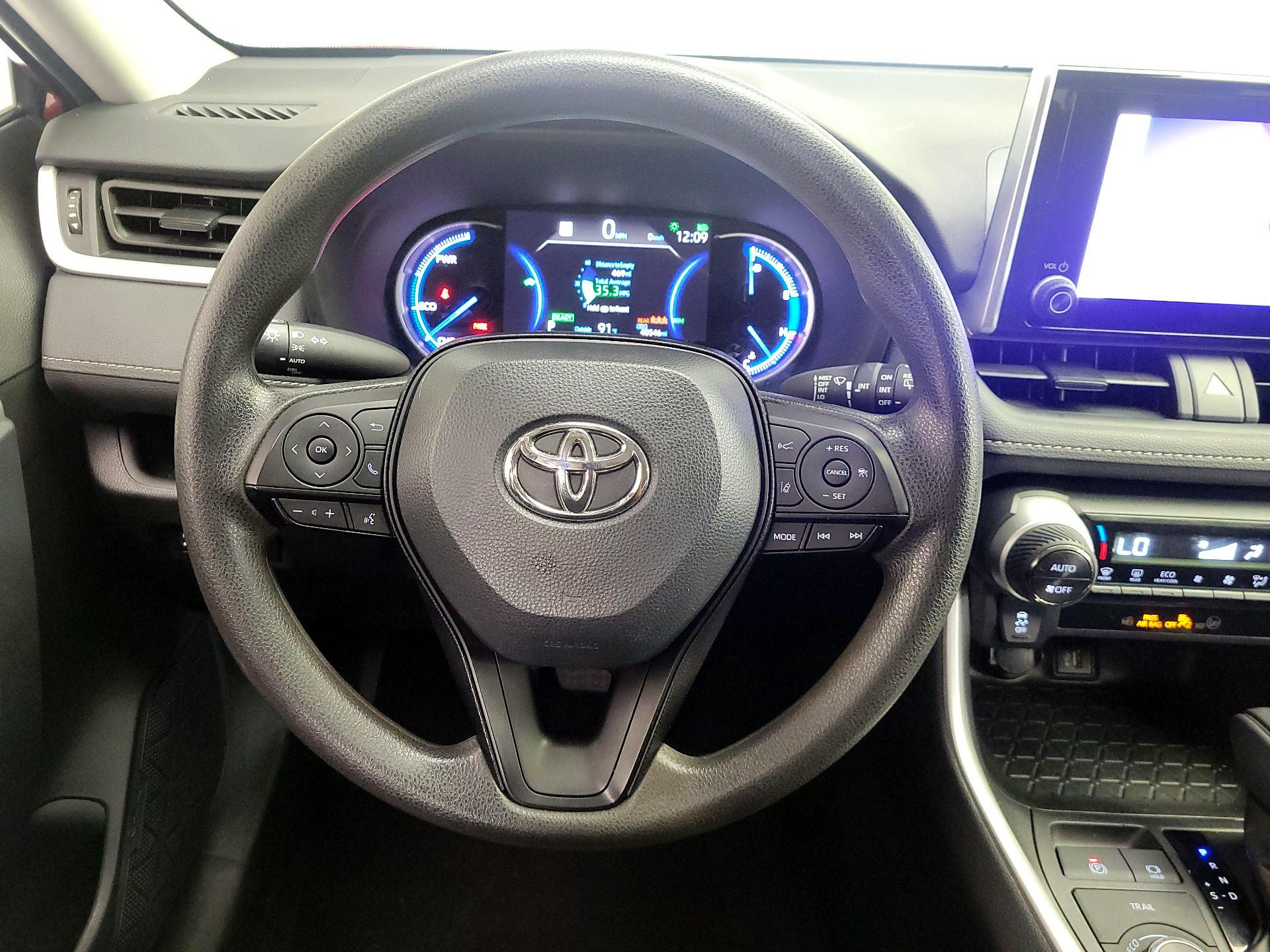 Thumbnail: 2025 Toyota RAV4 - 10