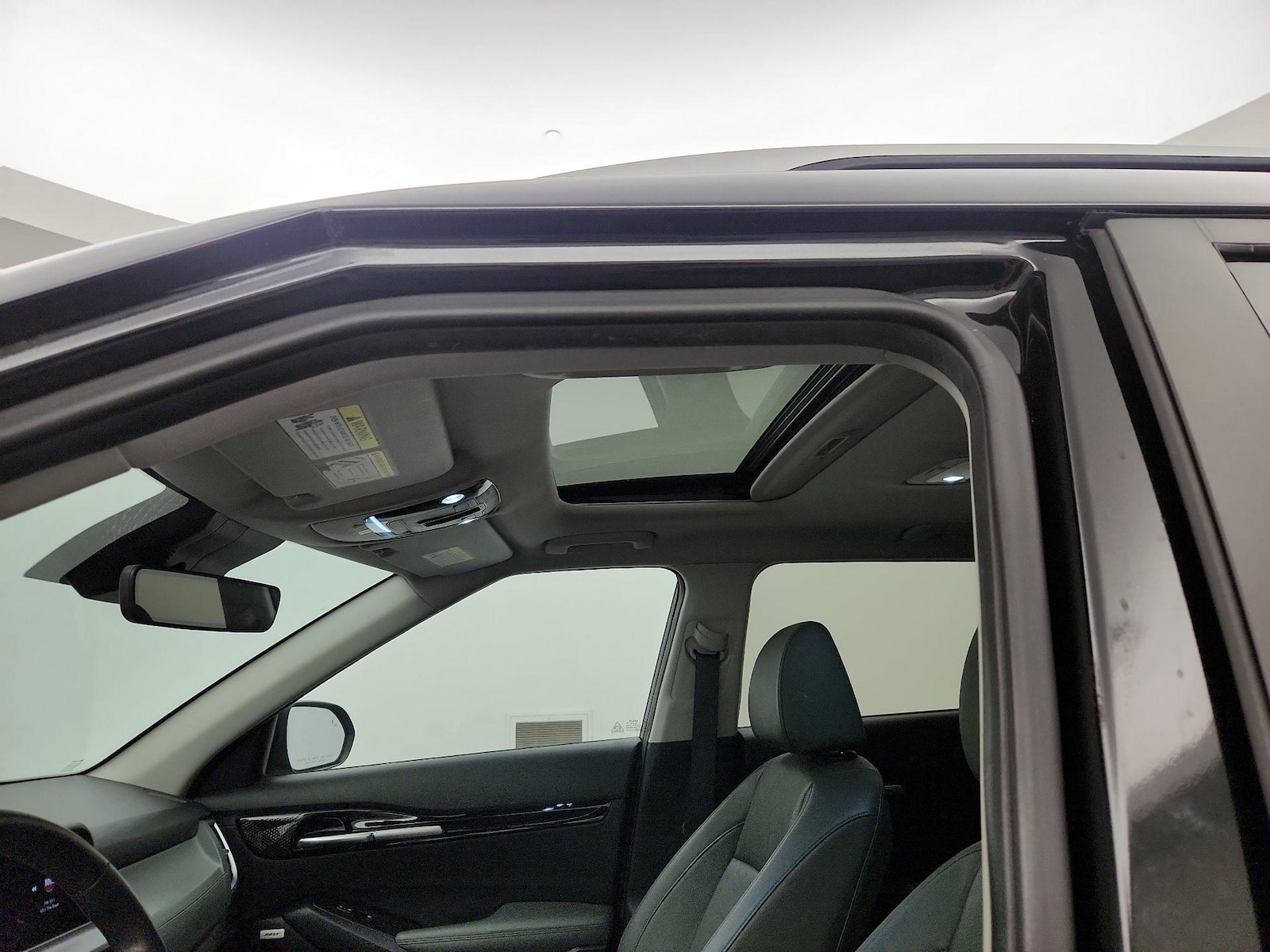 Sunroof(s) & Overhead Airbags