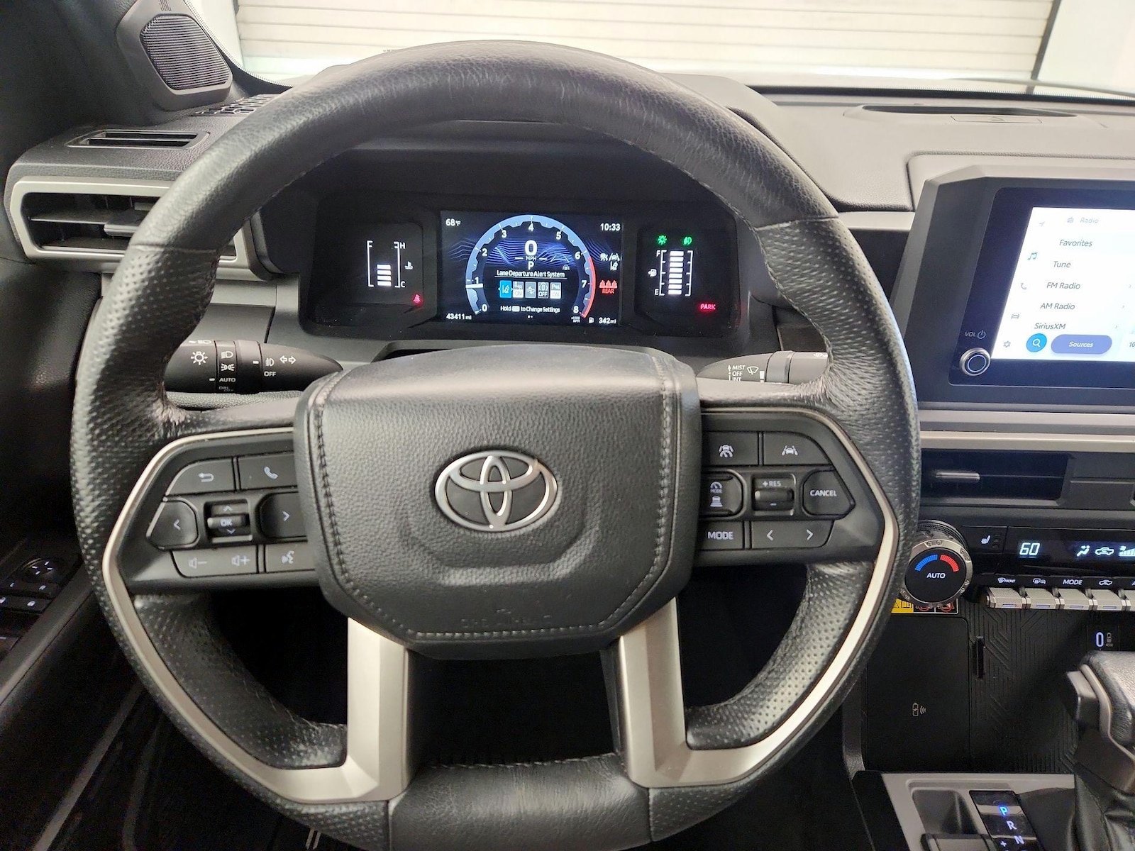 2024 Toyota Tacoma SR5 - Photo 11