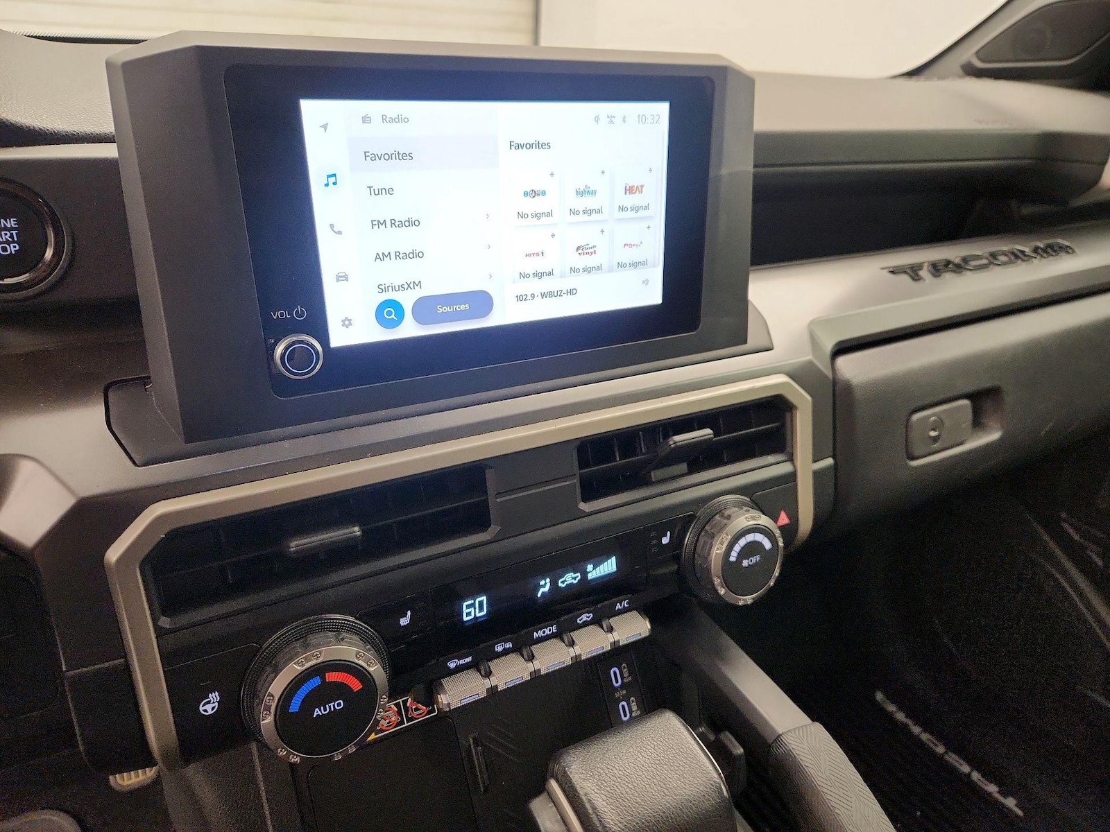 2024 Toyota Tacoma SR5 - Photo 16