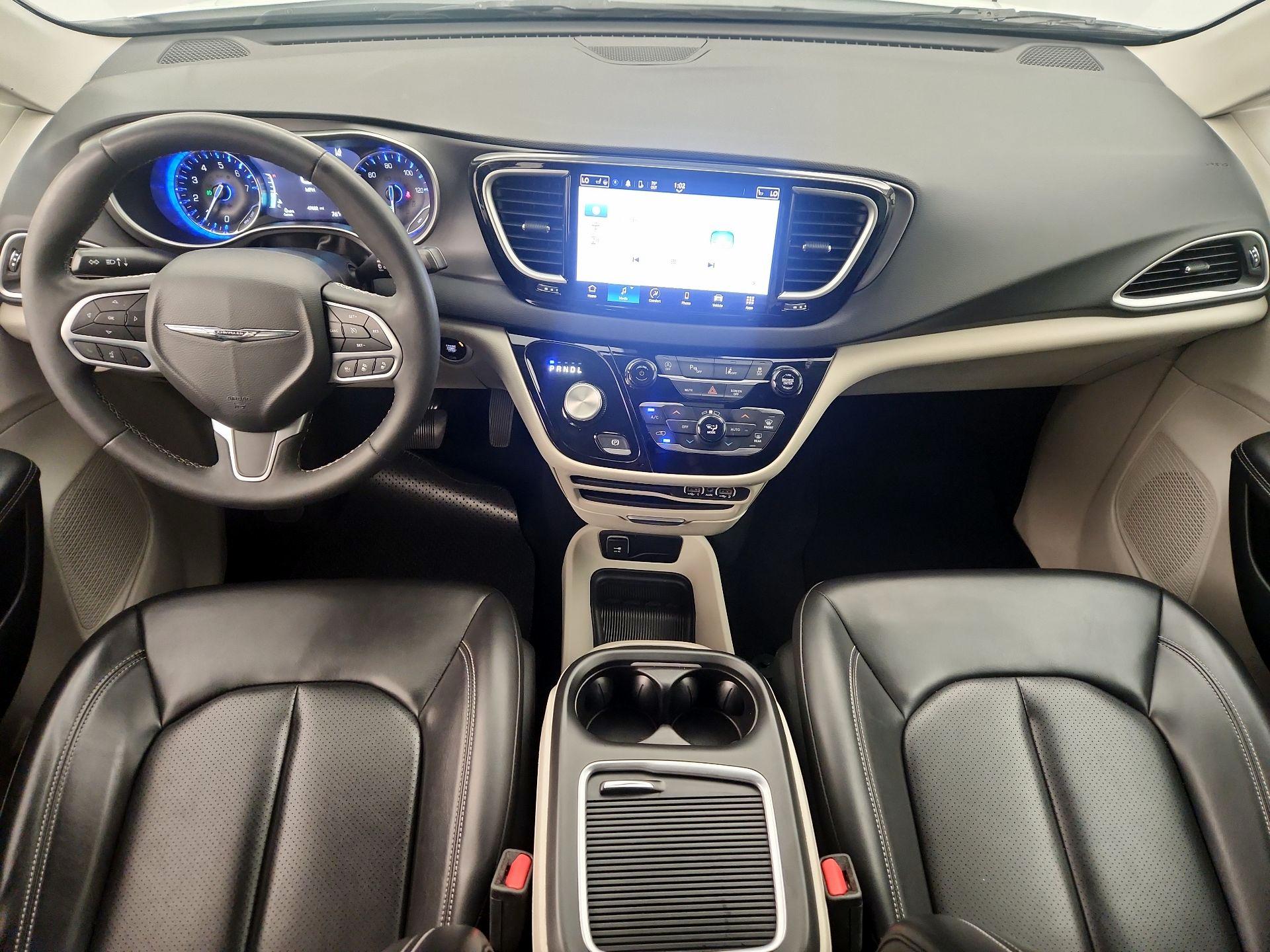 Thumbnail: 2023 Chrysler Pacifica - 9